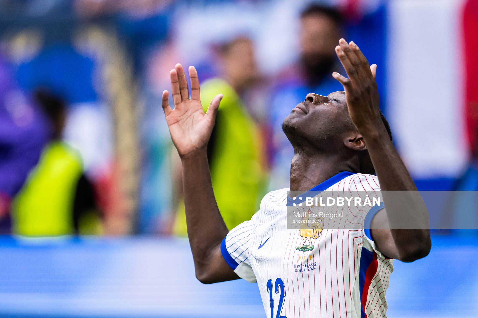 Randal Kolo Muani of France celebrates