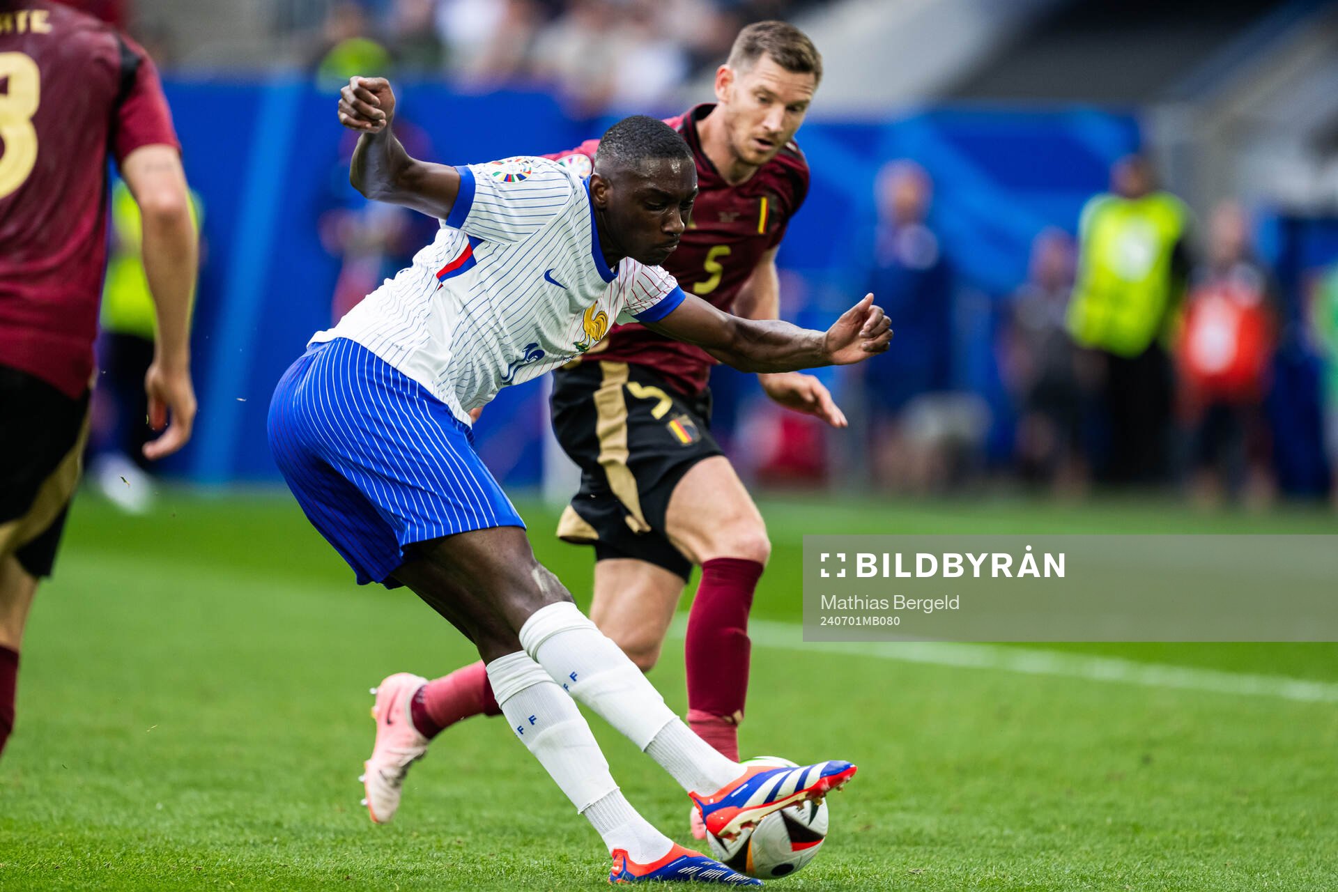 Randal Kolo Muani of France