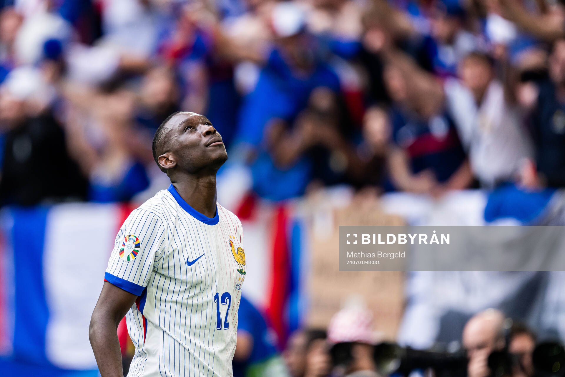 Randal Kolo Muani of France celebrates