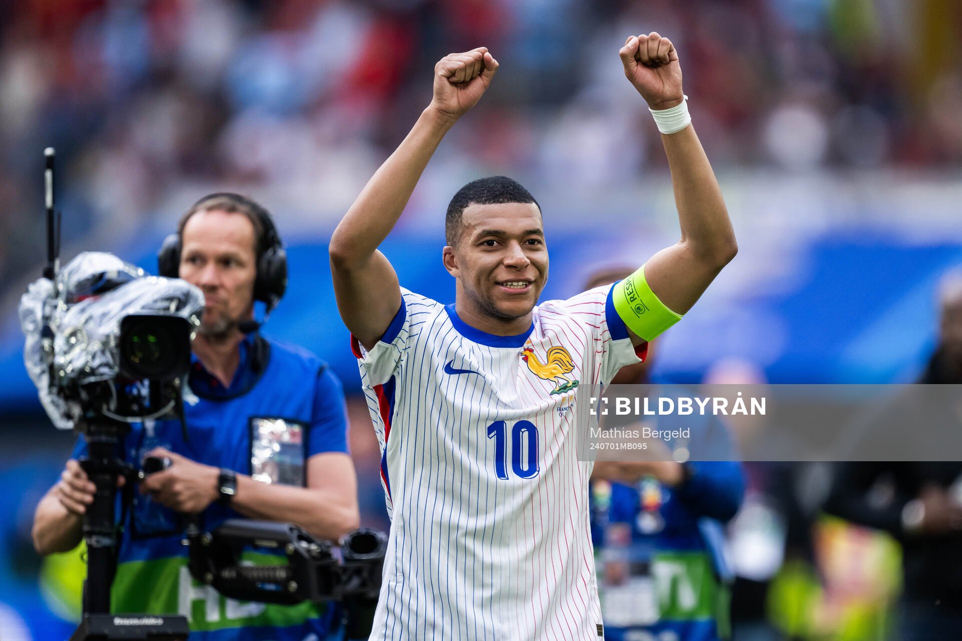 Kylian Mbappé of France celebrates
