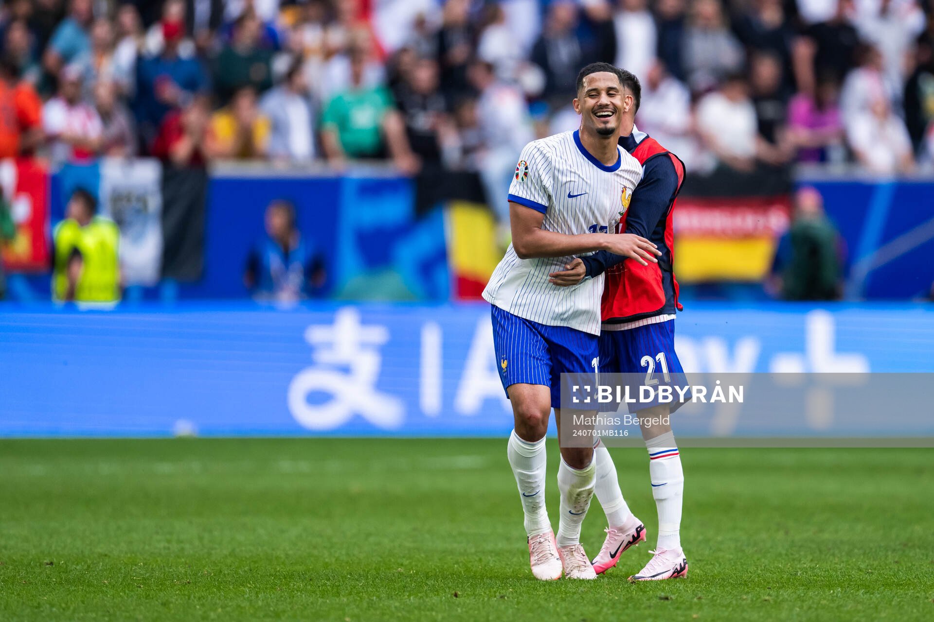 William Saliba and Jonathan Clauss of France celebrate