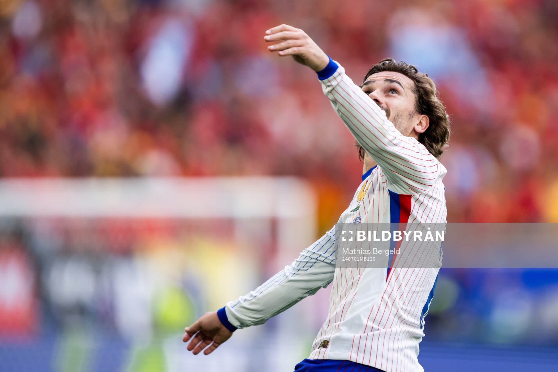 Antoine Griezmann of France celebrates