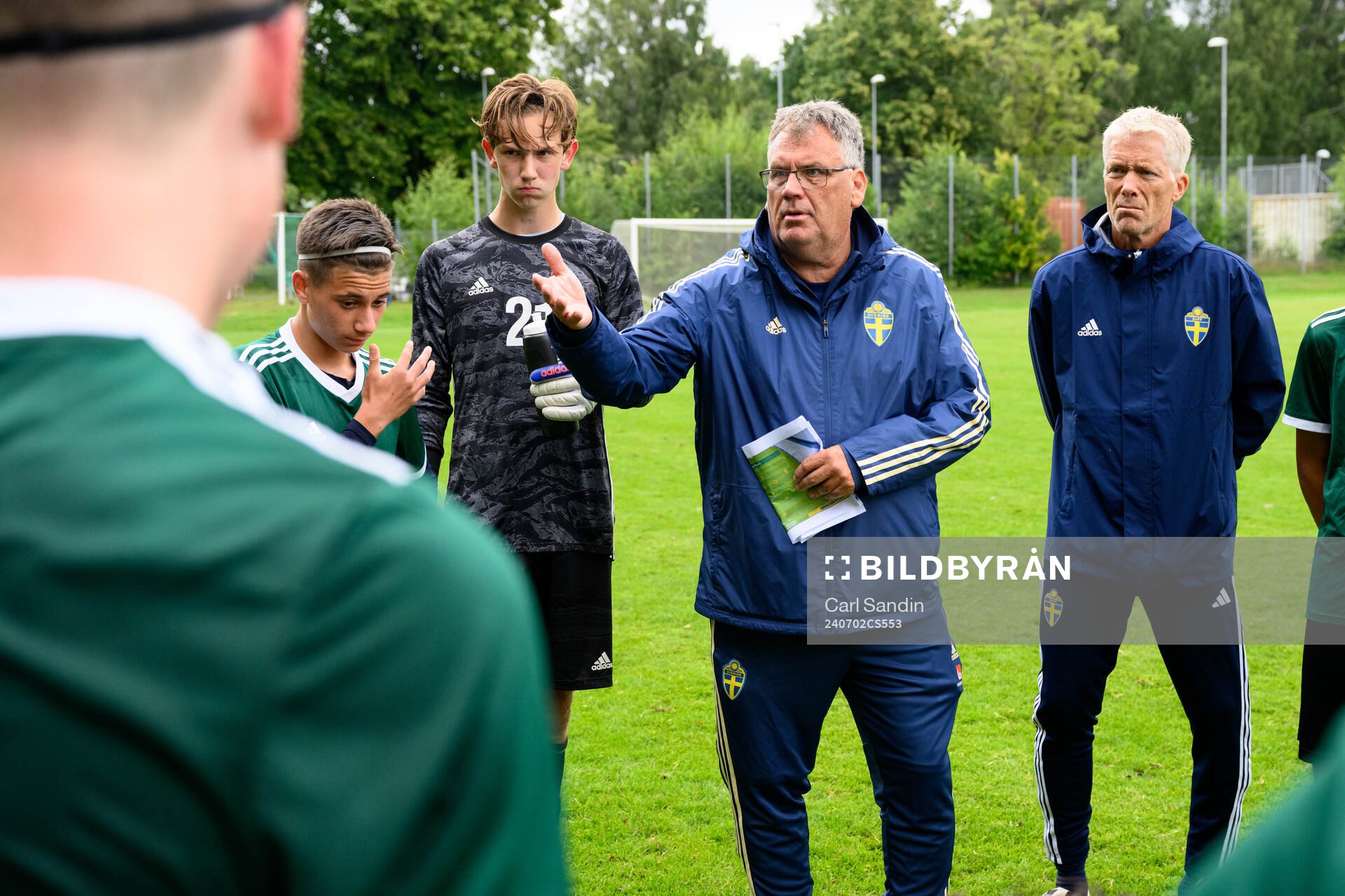 Tränare Jörgen Johansson under en fotbollsmatch på SvFF:s riksläger för P15 den 2 juli 2024 i Halmstad. 