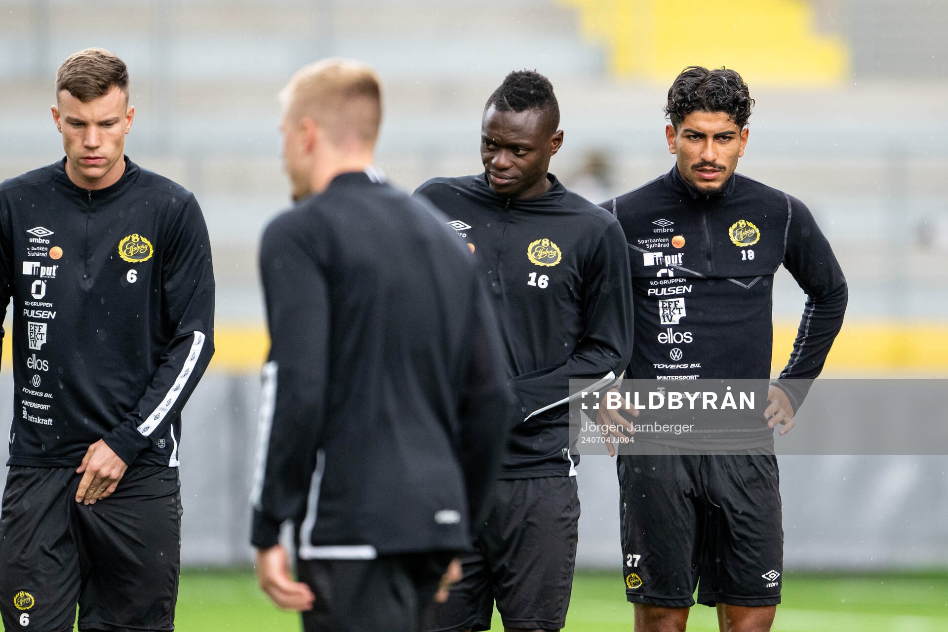 Andri Fannar Baldursson, Timothy Noor Ouma och Ahmed Qasem under en träning med Elfsborg den 4 juli 2024 i Borås. 