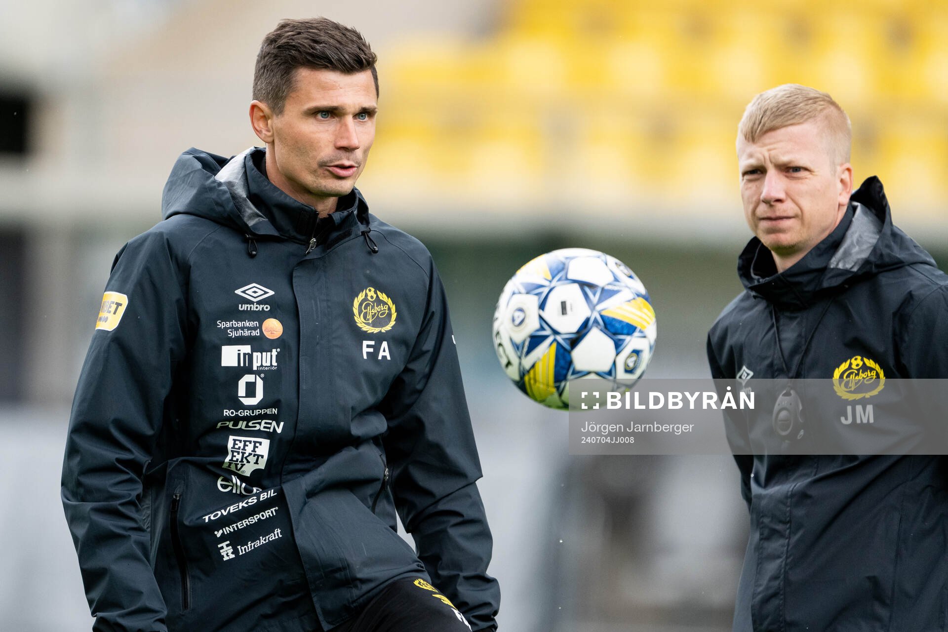 Assisterande tränare Fredrik Ahlstrand och Johan Mattsson