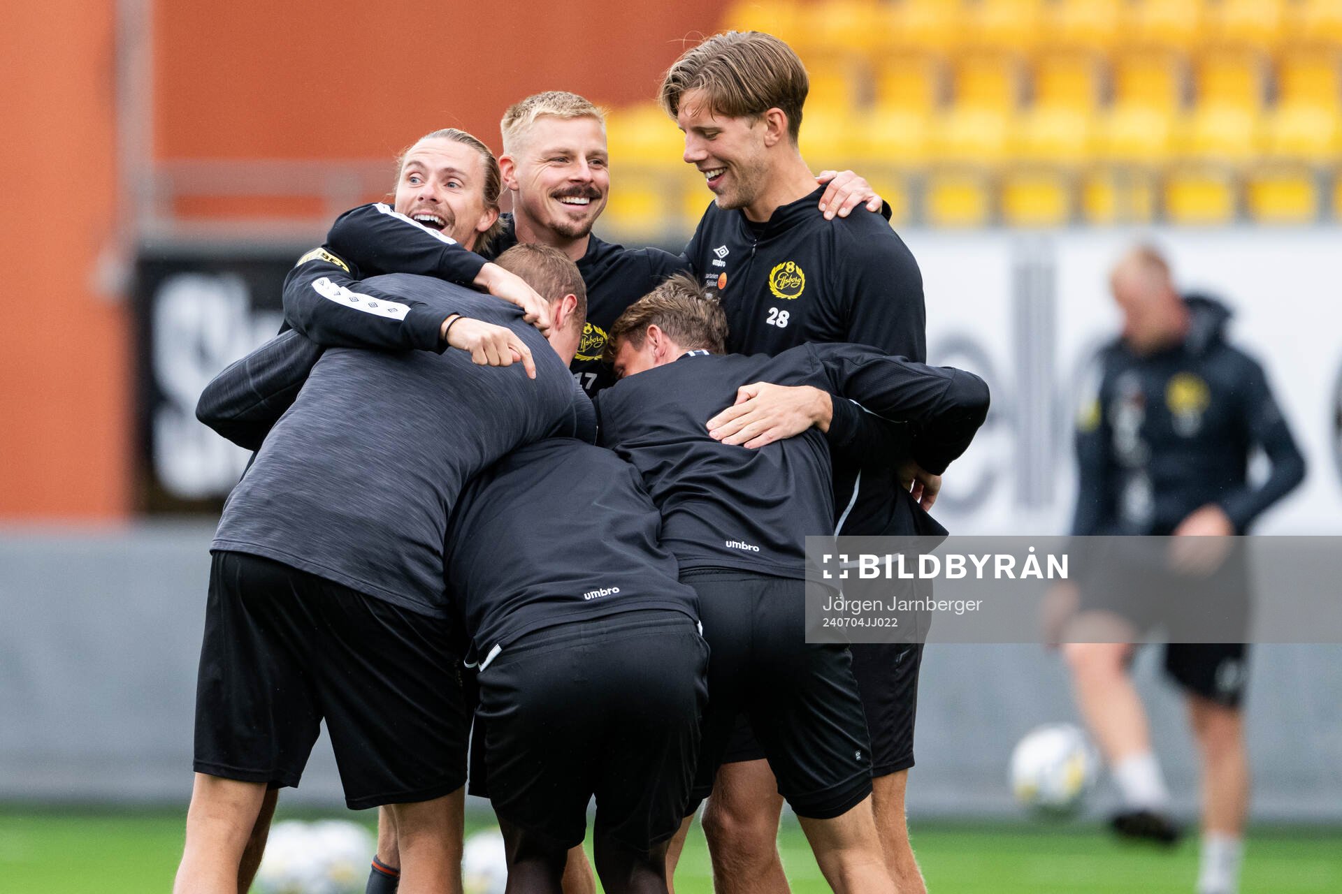 Niklas Hult, Per Frick och Noah Söderberg under en träning med Elfsborg den 4 juli 2024 i Borås. 