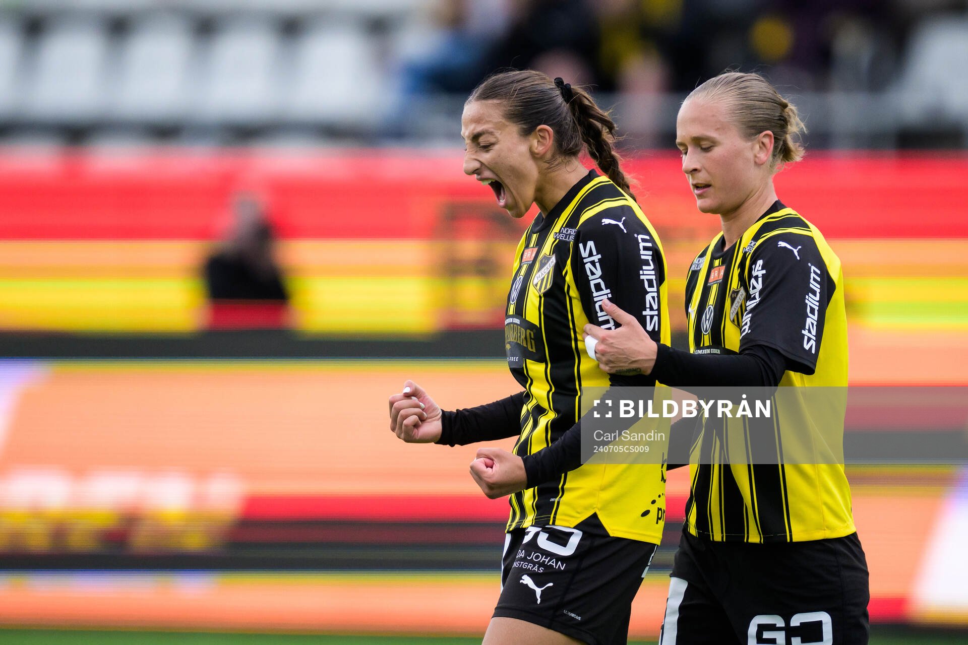 Häckens Rusul Rosa Kafaji jublar