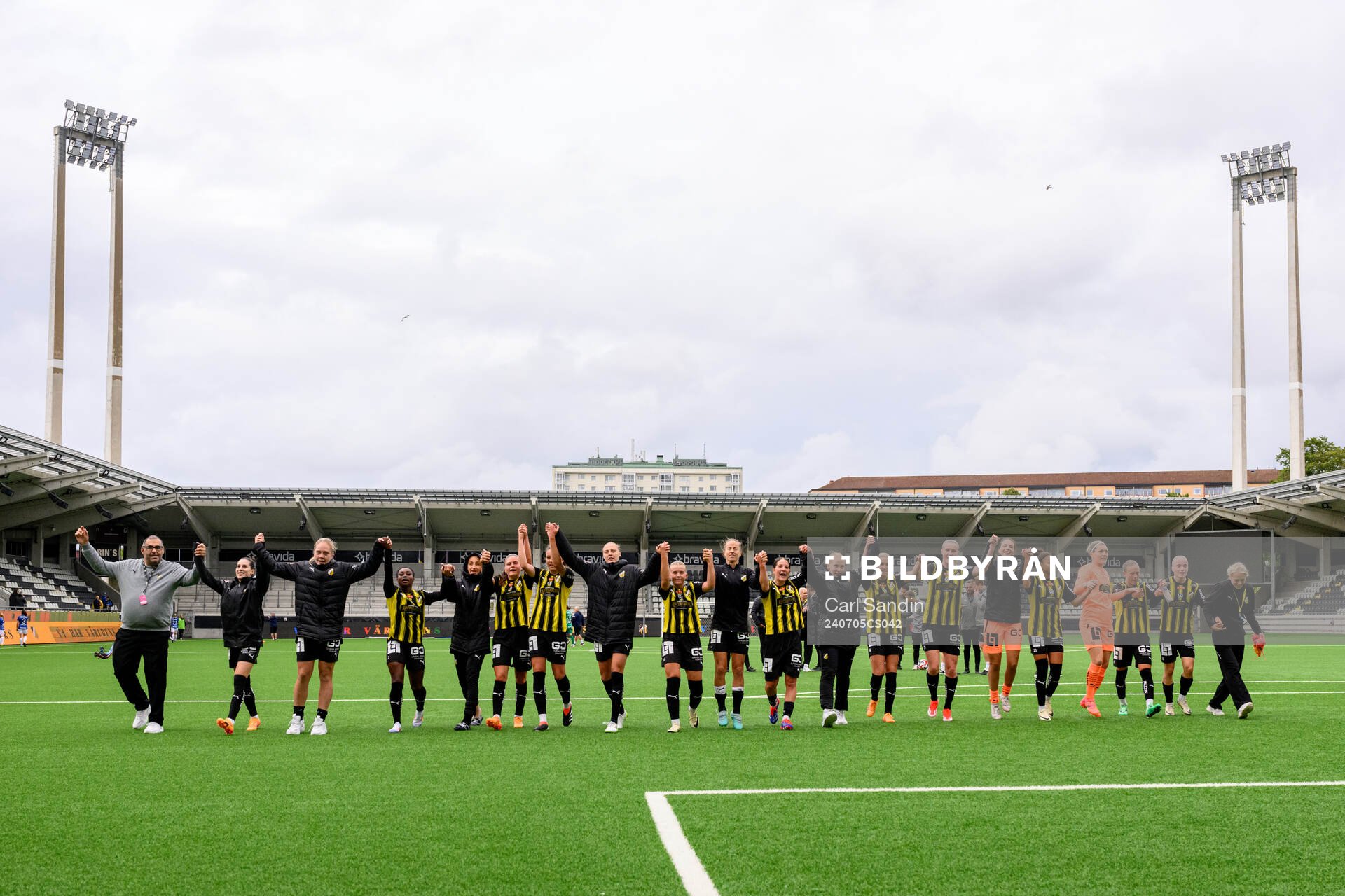 Häckens spelare tackar publiken