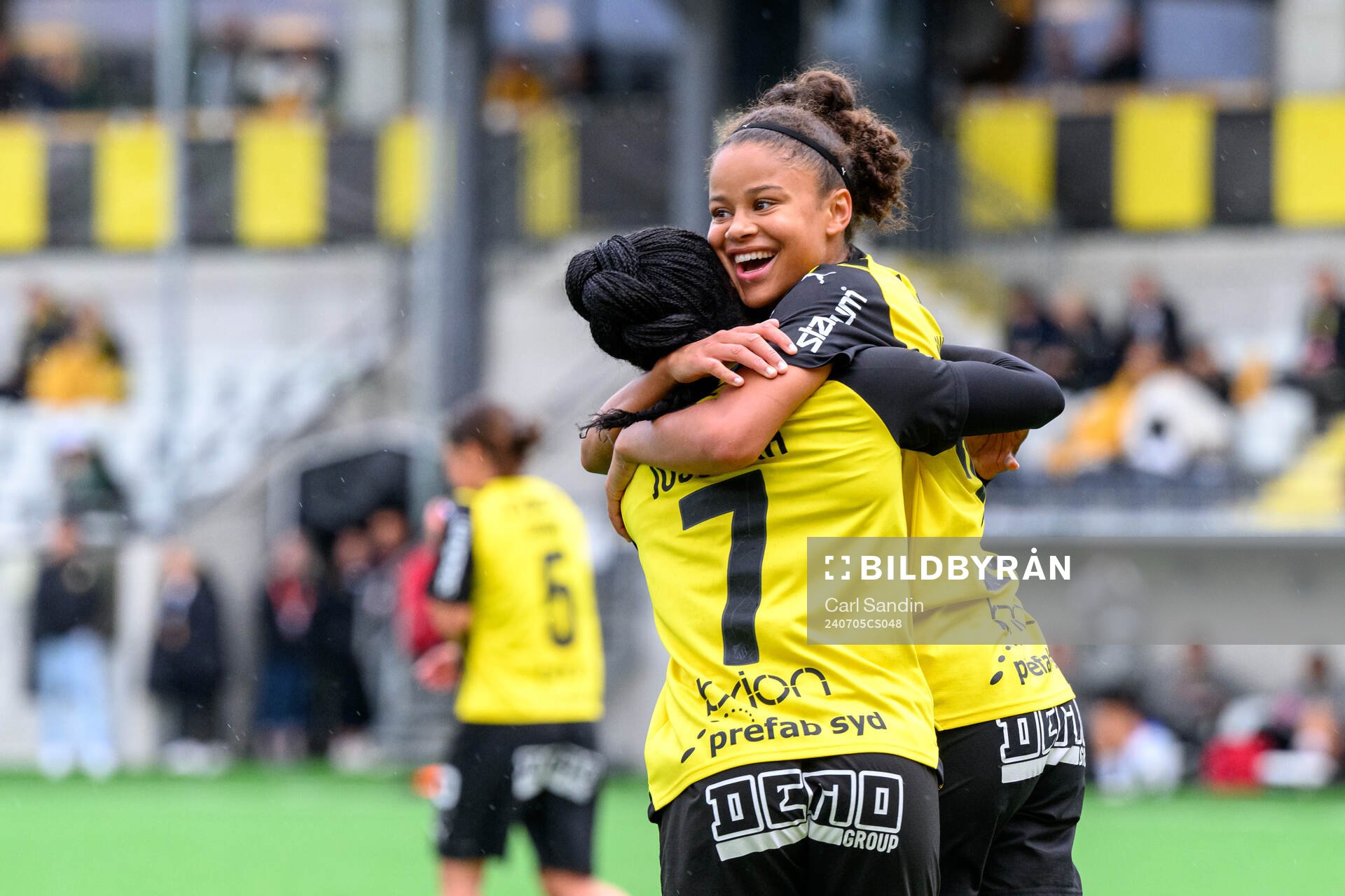 Häckens Felicia Schröder jublar