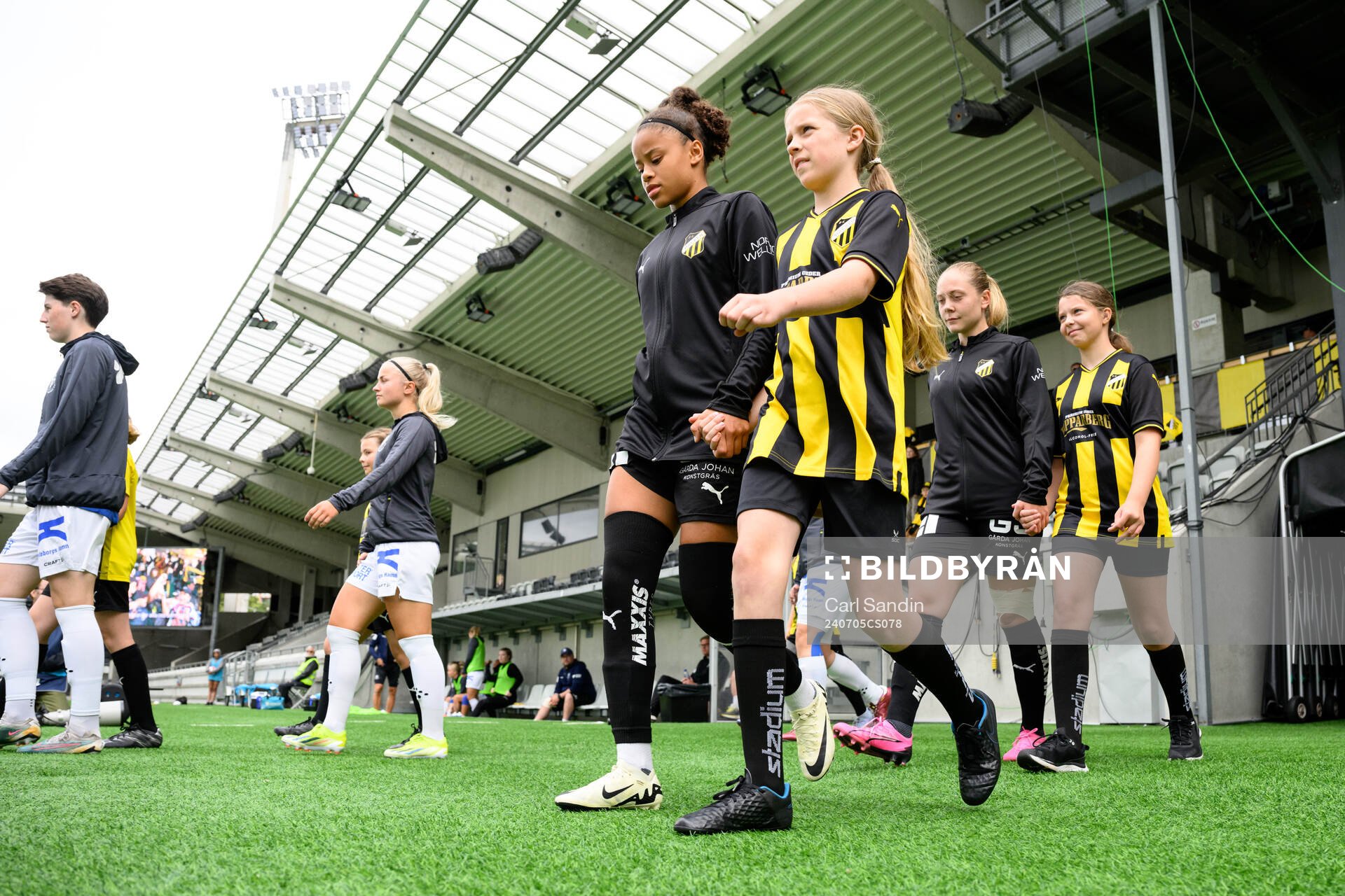 Häckens Felicia Schröder innan fotbollsmatchen i