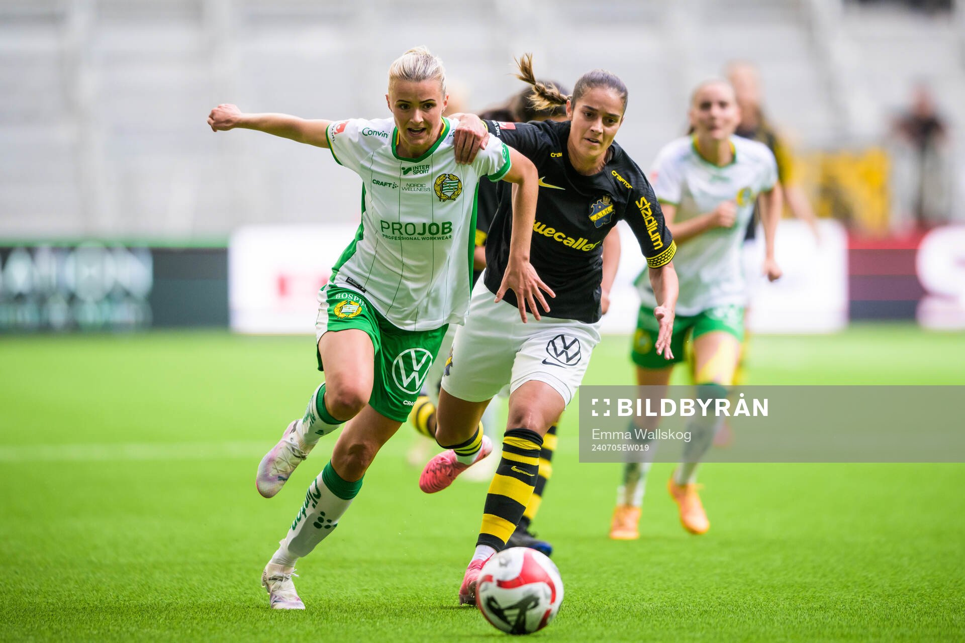 Hammarbys Thea Sørbo och AIKs Michelle Rojas Flores