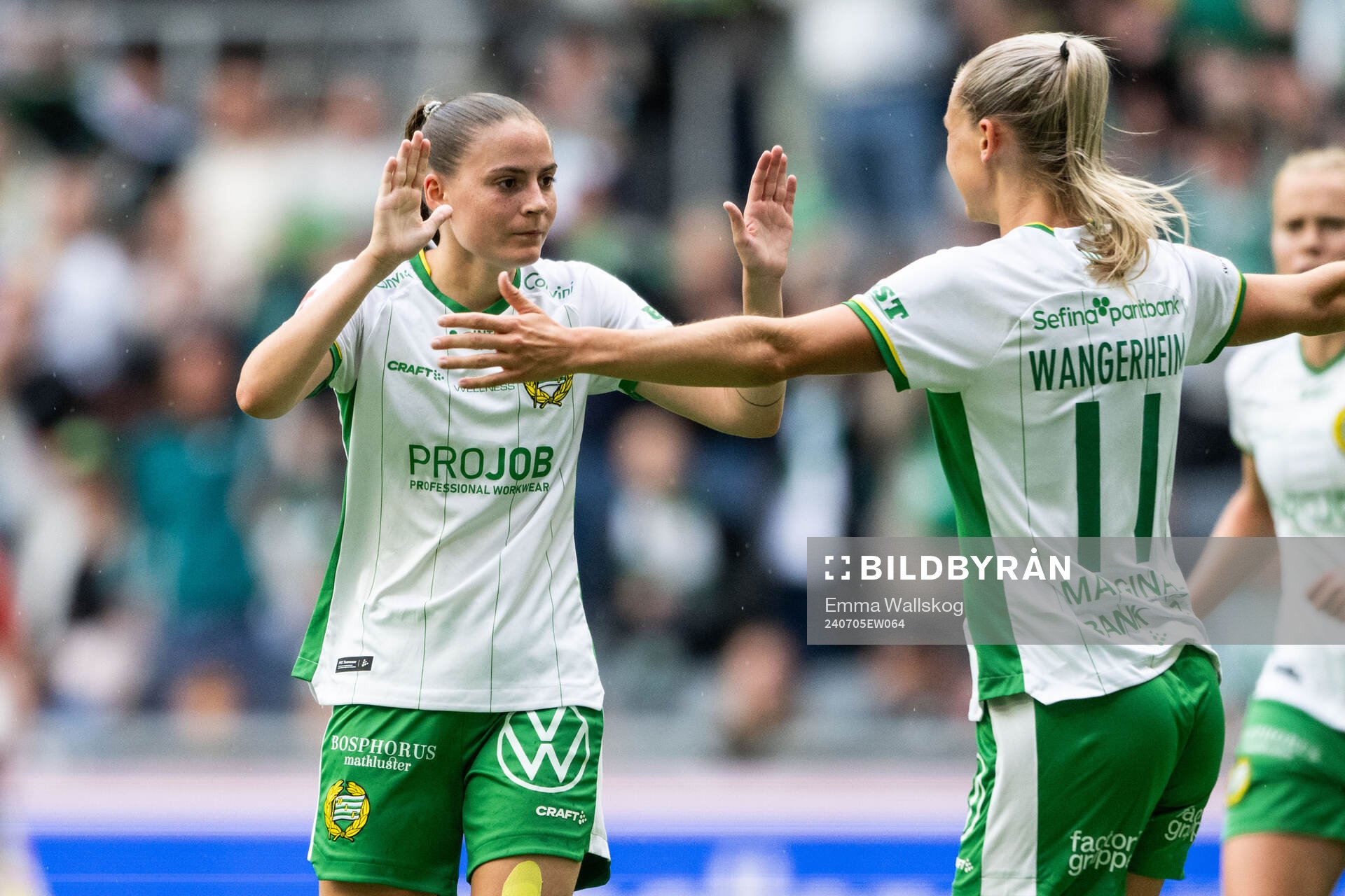 Hammarbys Smilla Vallotto jublar med Ellen Wangerheim