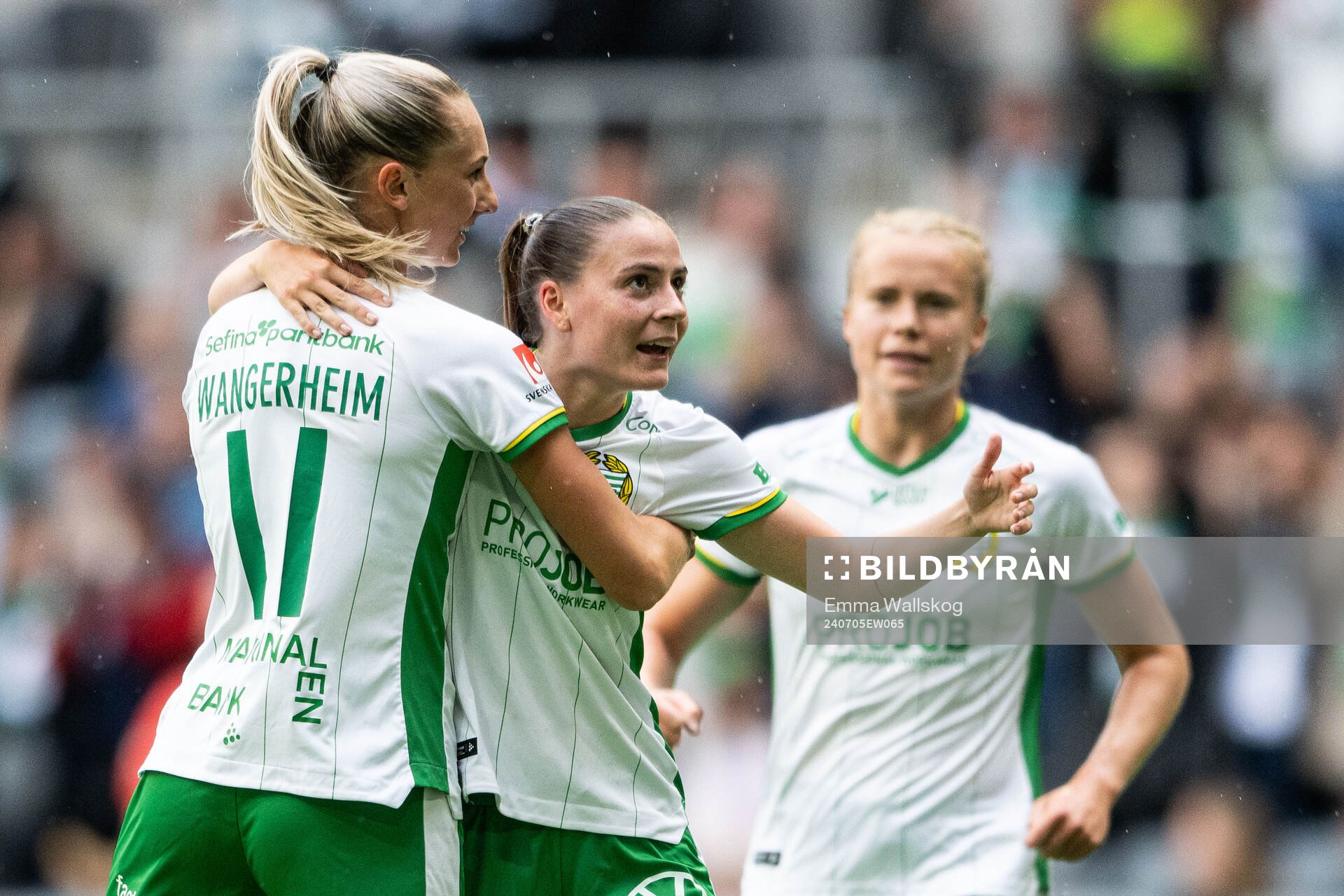 Hammarbys Smilla Vallotto jublar med Ellen Wangerheim