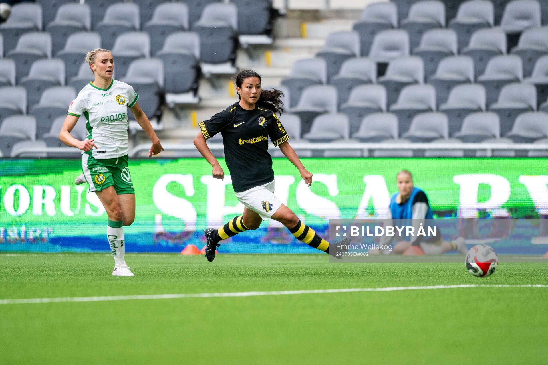 Hammarbys Thea Sørbo och AIKs Annika Svensson