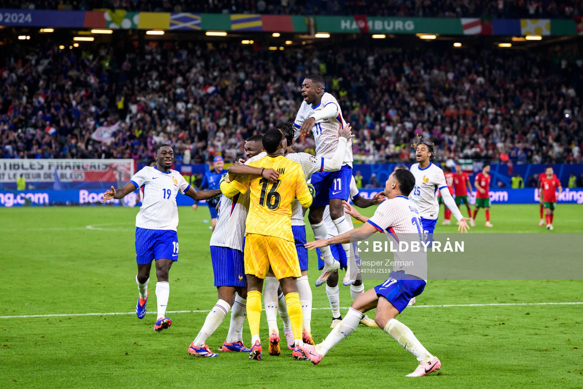 Players of France celebrate