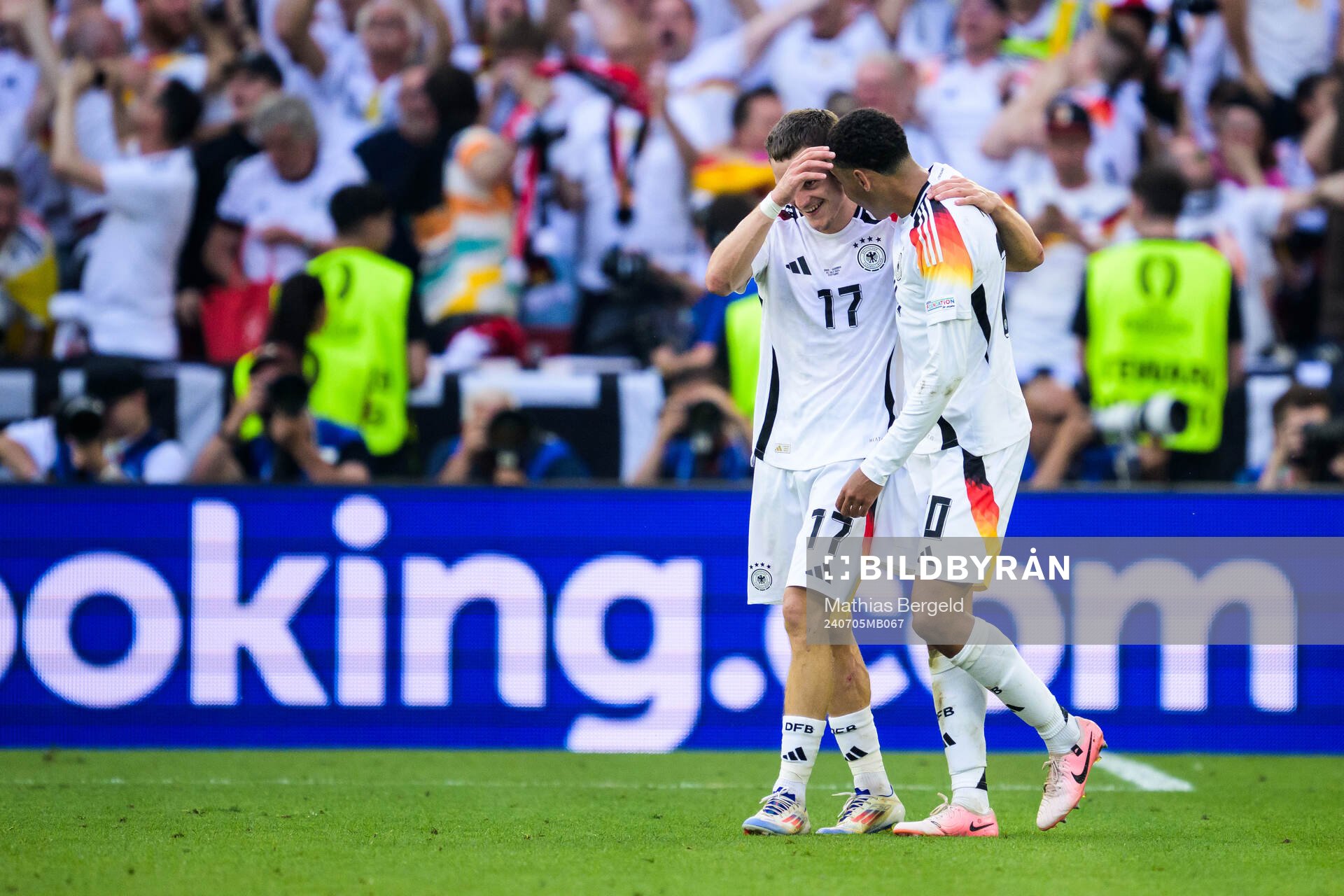 Florian Wirtz of Germany celebrates
