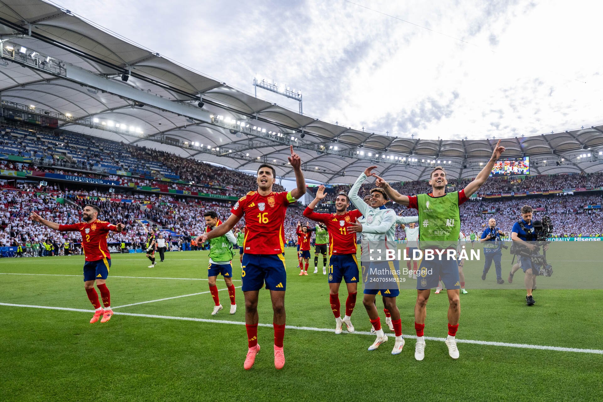 Rodrigo Hernandez, Ferran Torres, Lamine Yamal and Fabian