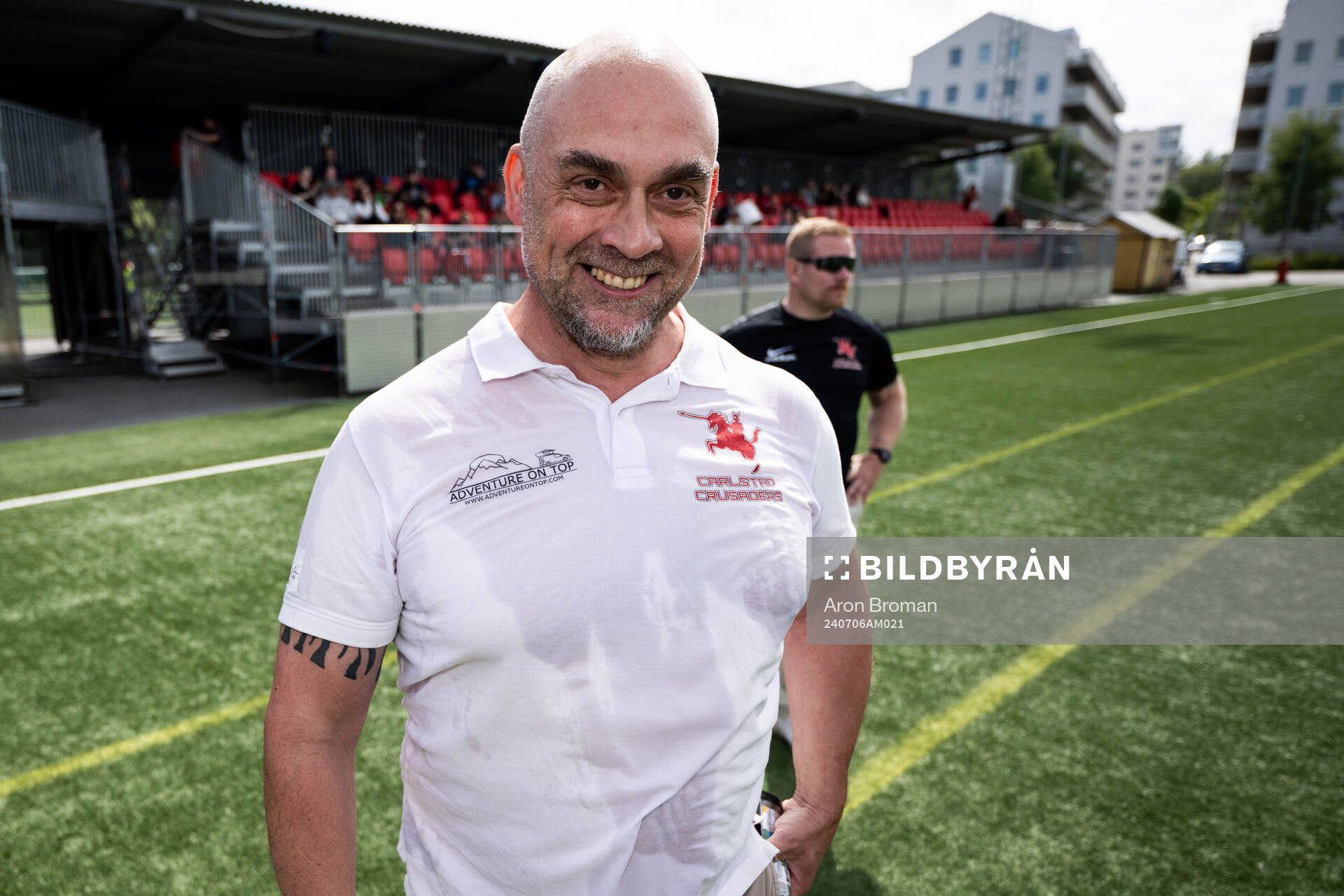 Carlstad Crusaders huvudtränare Henrik Dahl jublar