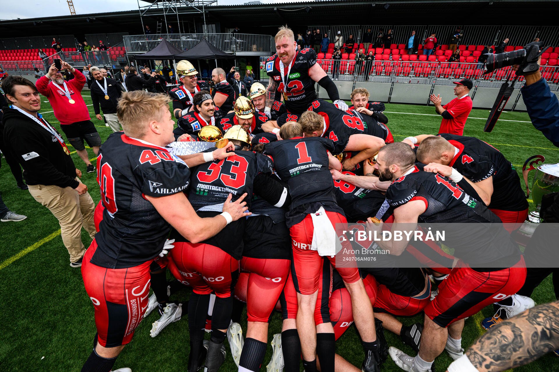 Carlstad Crusaders spelare jublar