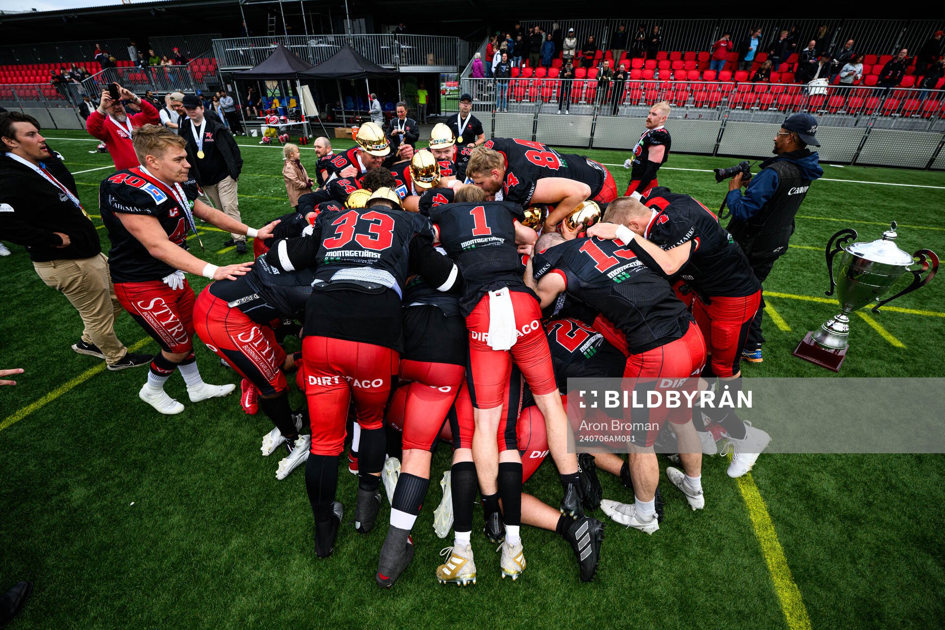 Carlstad Crusaders spelare jublar
