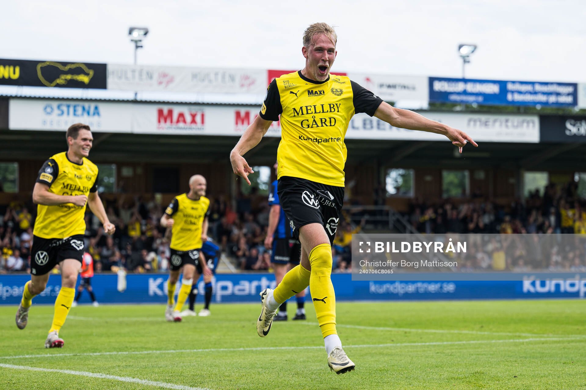 Mjällbys Herman Johansson jublar