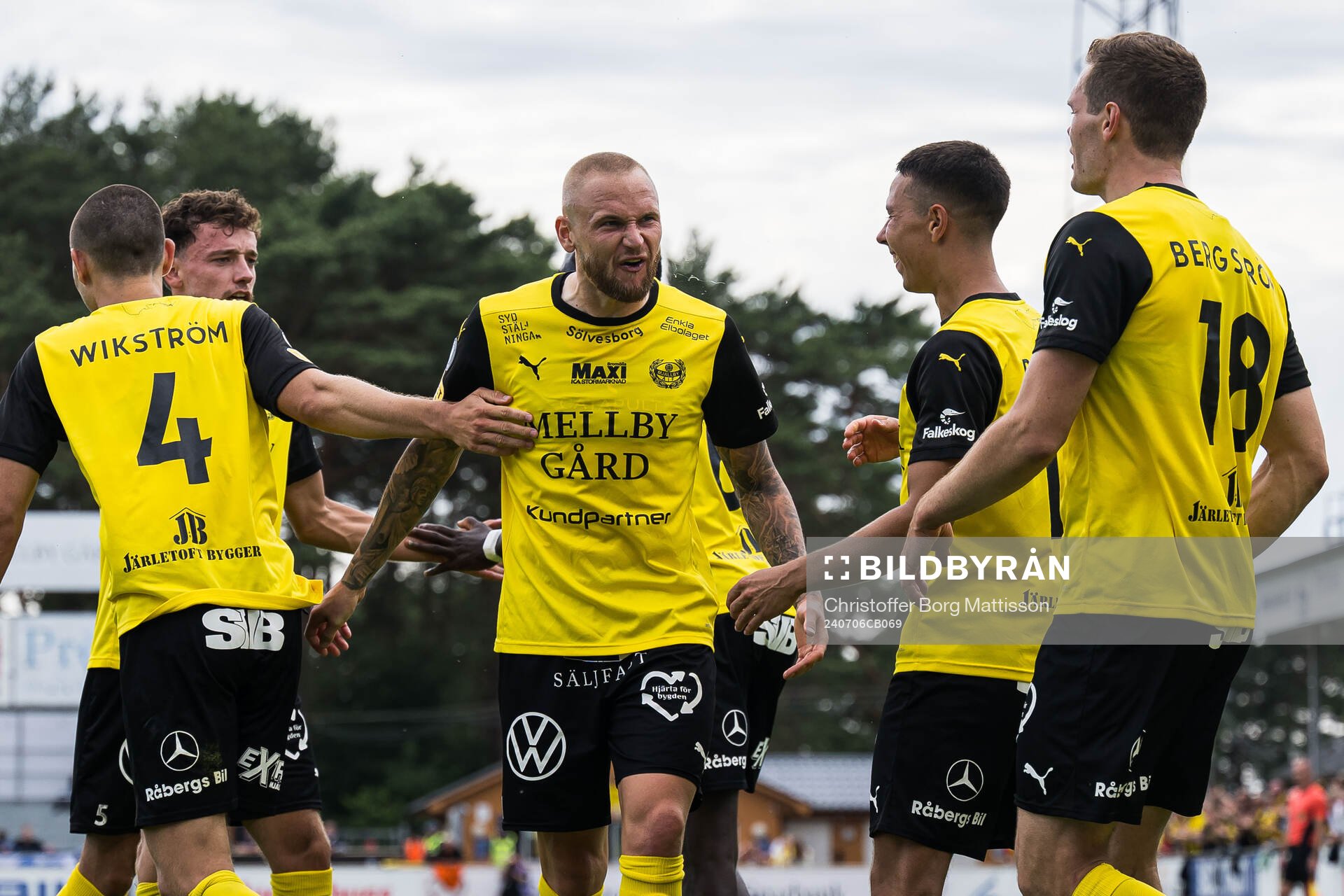 Mjällbys Adam Ståhl jublar