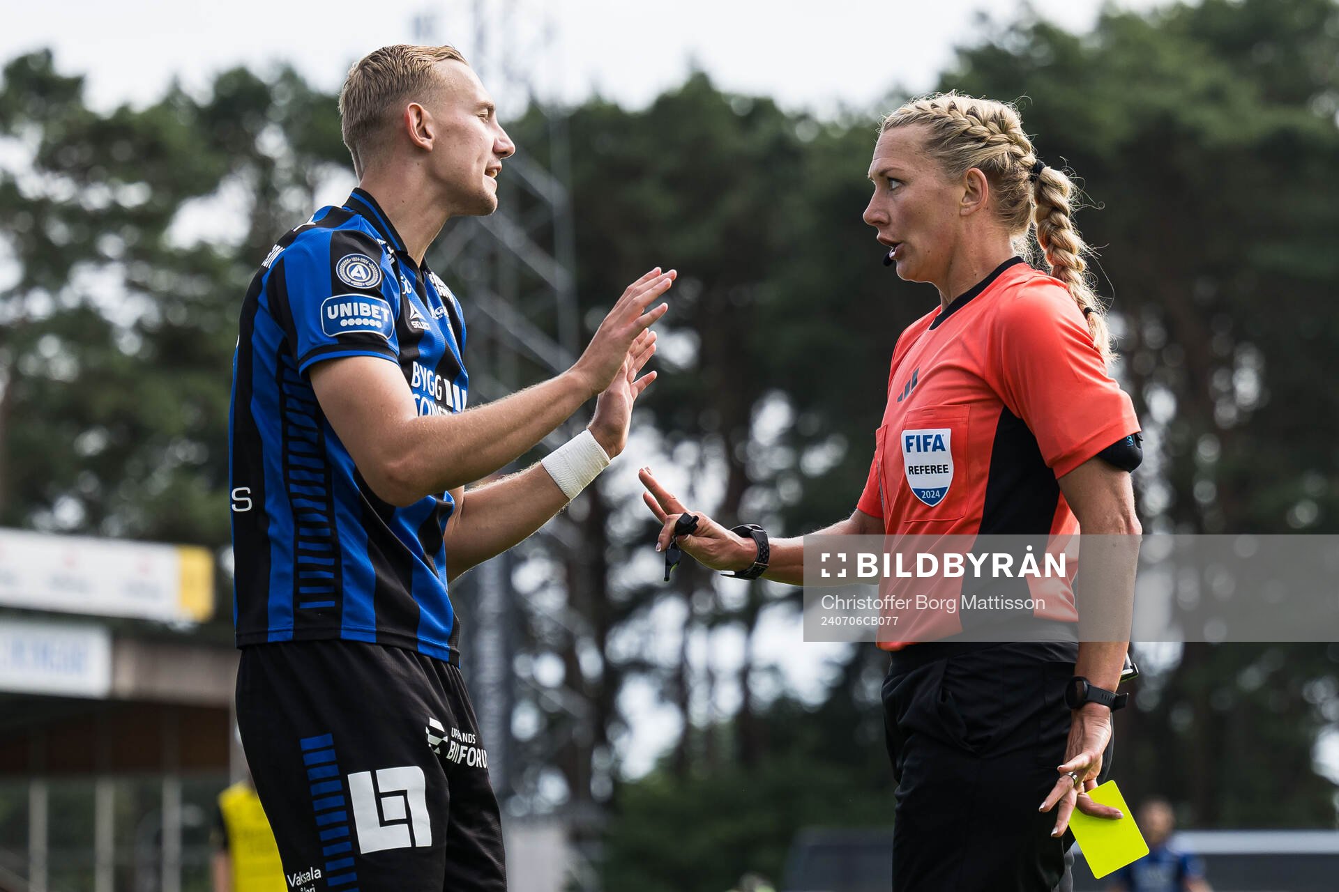 Sirius Jakob Voelkerling Persson och Domare Tess Olofsson