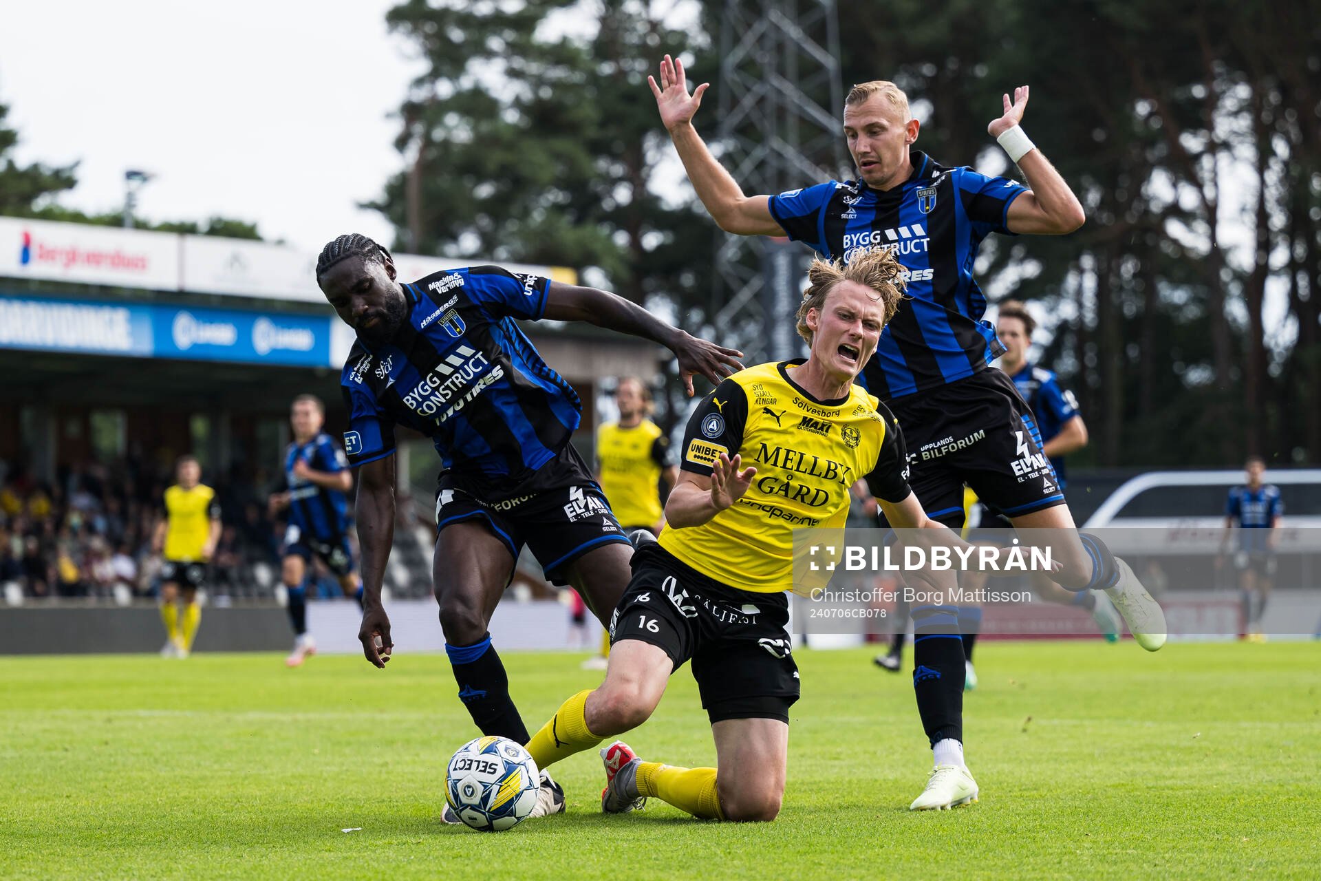 Sirius Patrick Nwadike och Jakob Voelkerling Persson mot