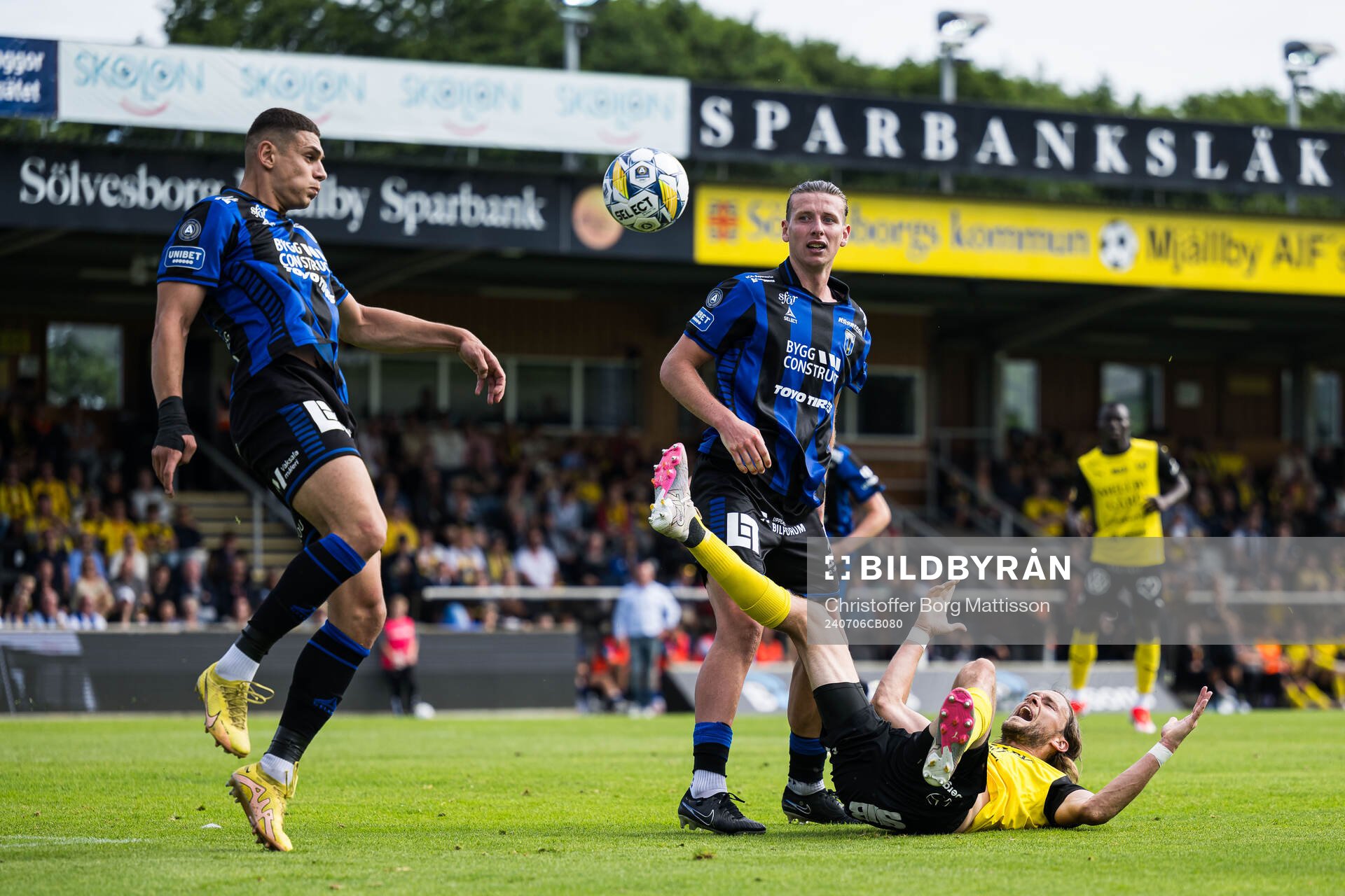 Sirius Yousef Salech och Andreas Murbeck mot Mjällbys Tom