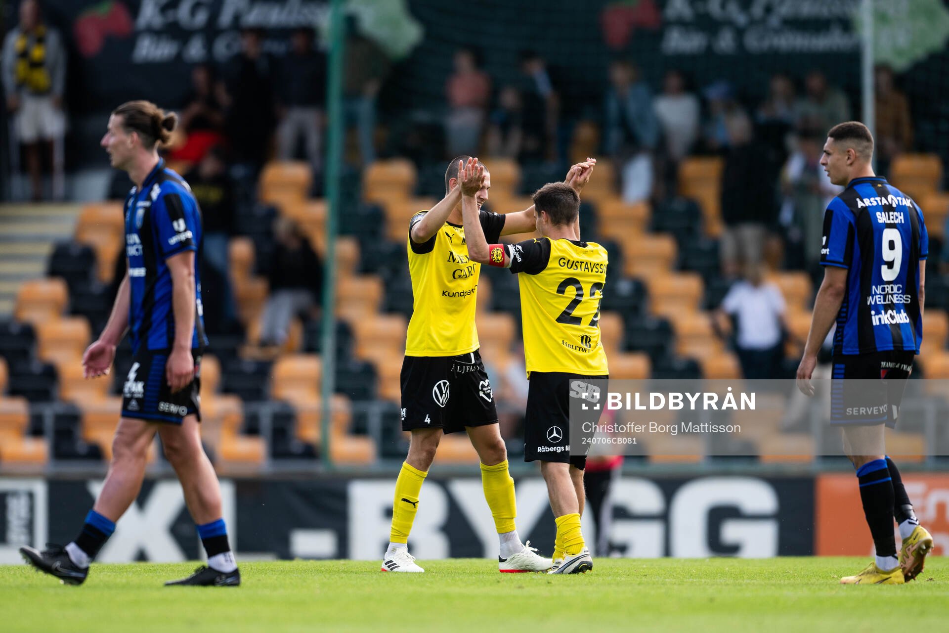 Mjällbys Rasmus Wikström och Jesper Gustavsson jublar