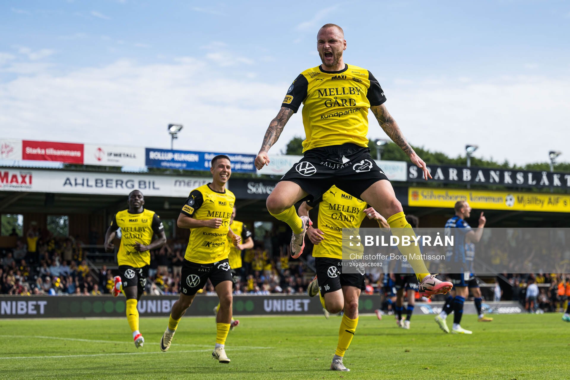 Mjällbys Adam Ståhl jublar