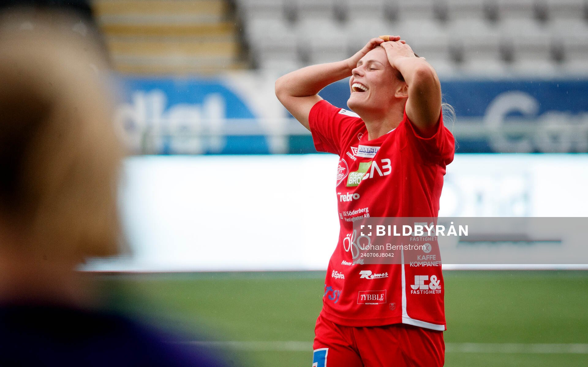 KIF Örebros Maja Bodin jublar vid slutsignalen