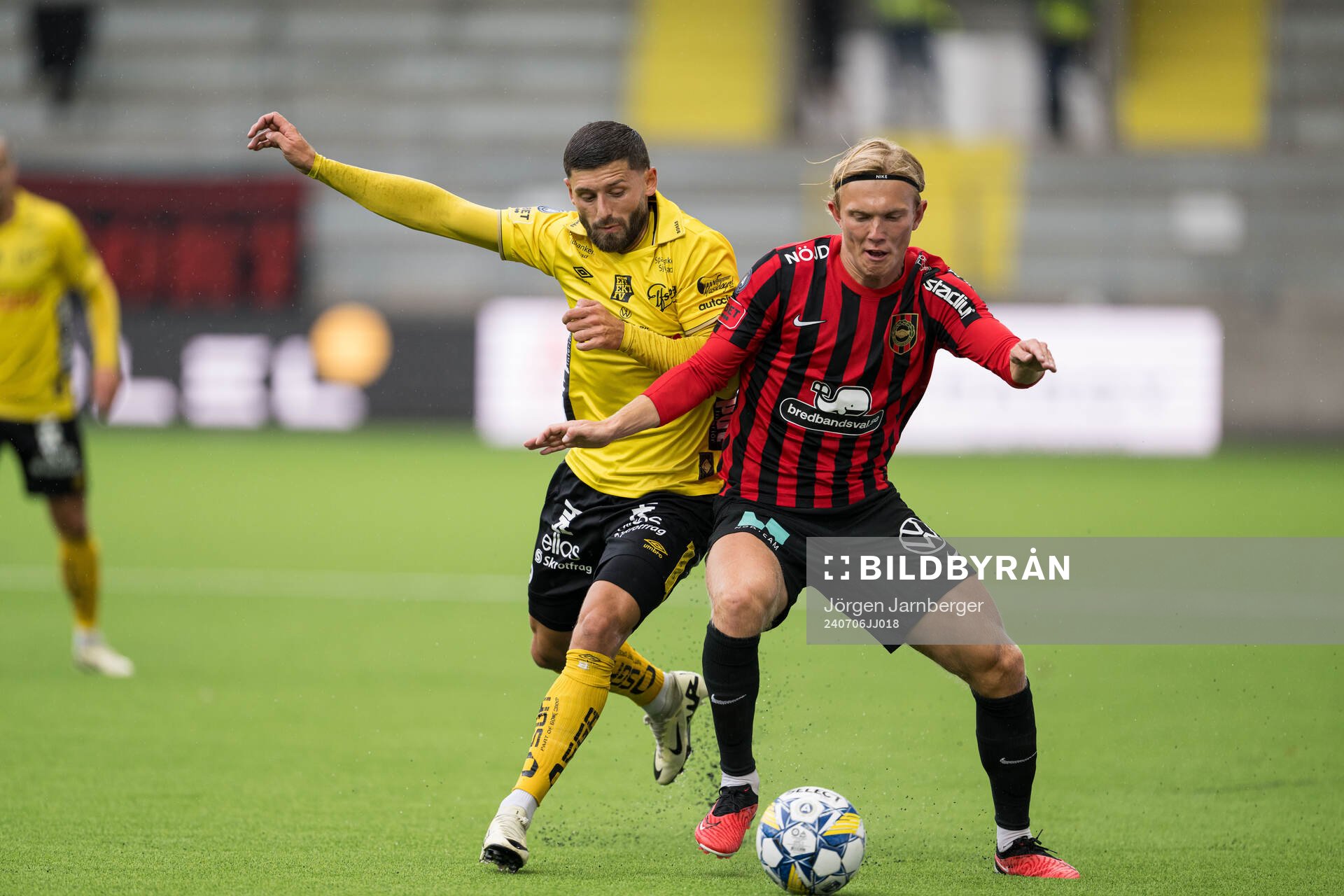 Elfsborgs Arber Zeneli och Brommapojkarnas Alexander Jensen