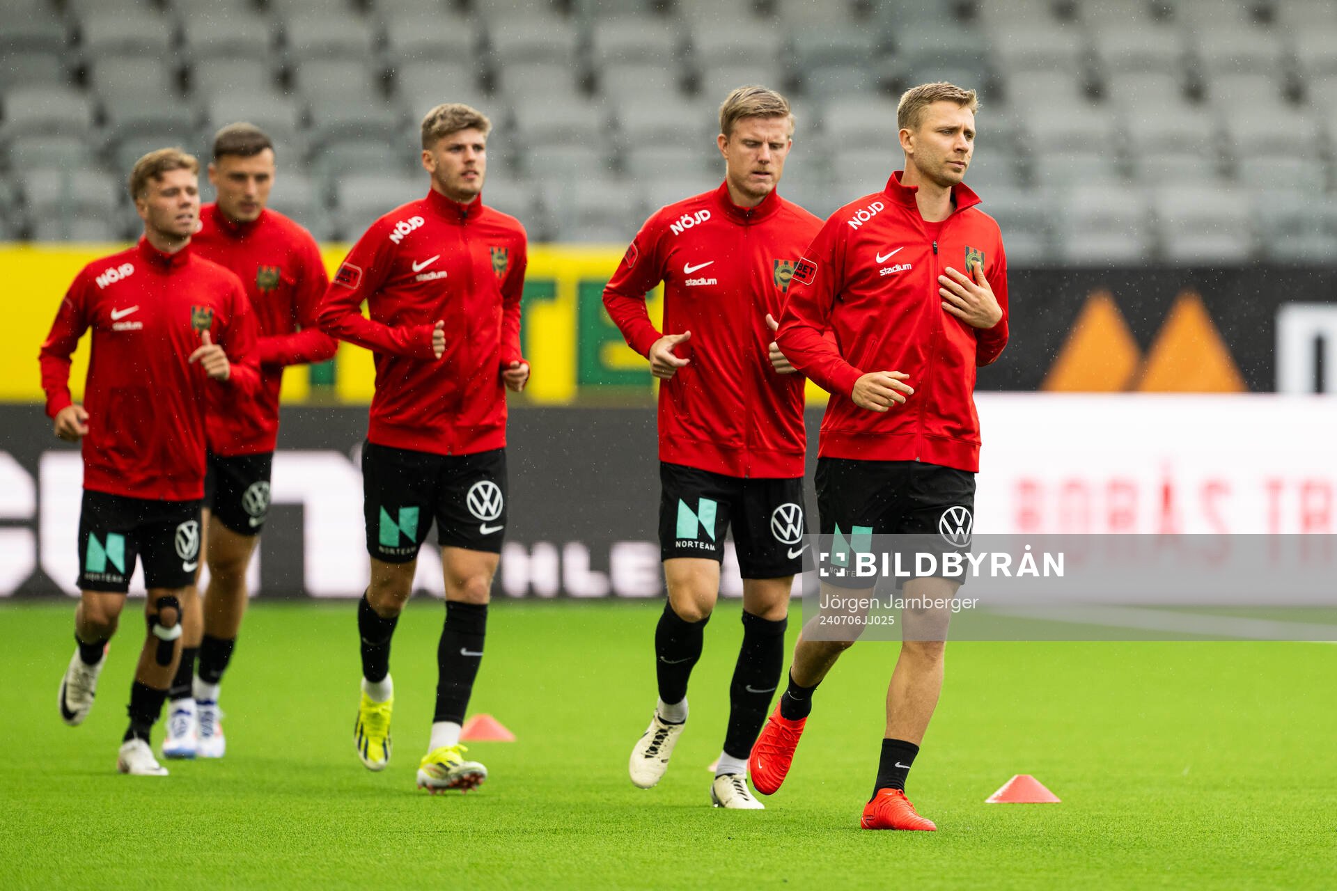 Brommapojkarnas spelare värmer upp