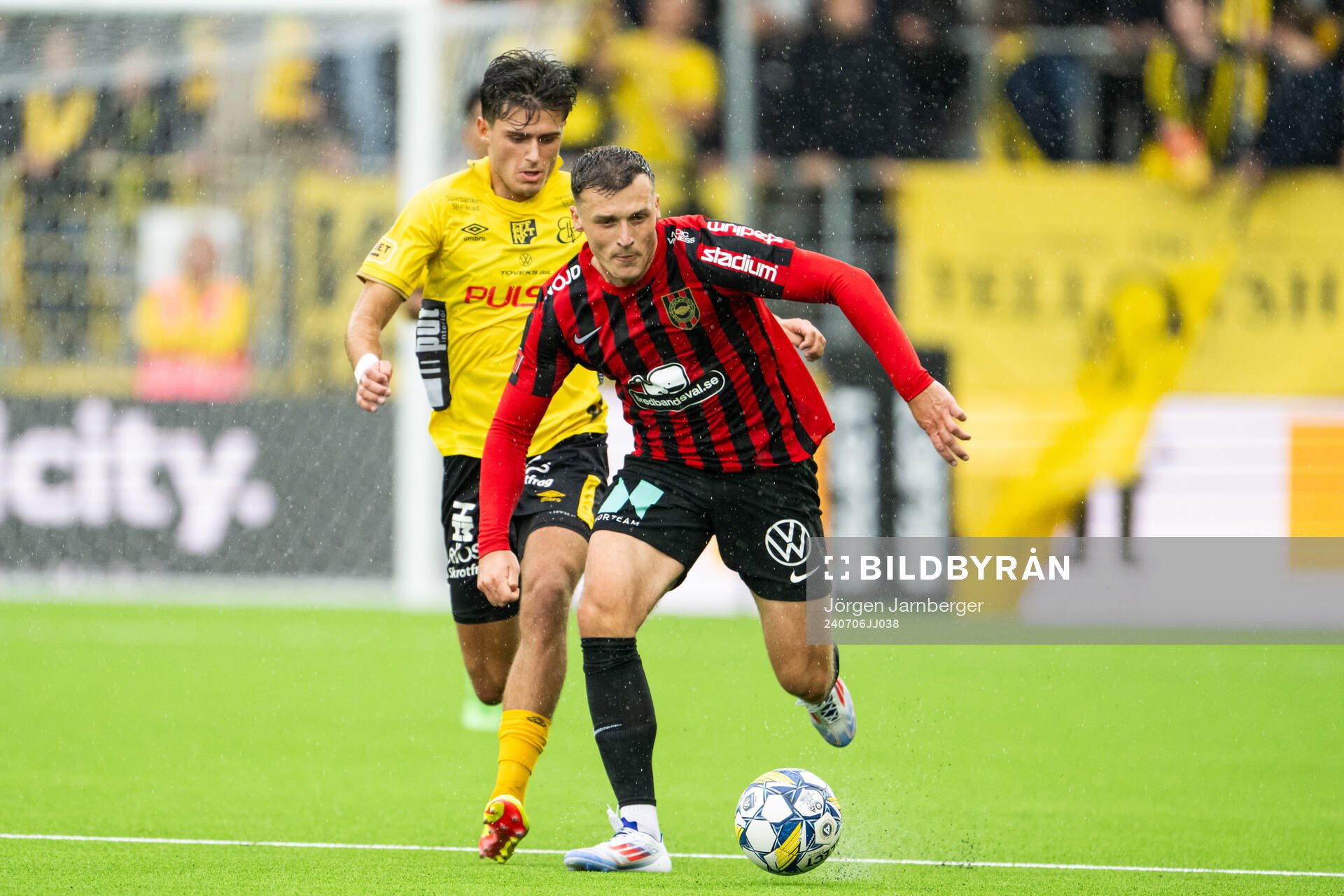 Elfsborgs Besfort Zeneli och Brommapojkarnas Adam Skanning