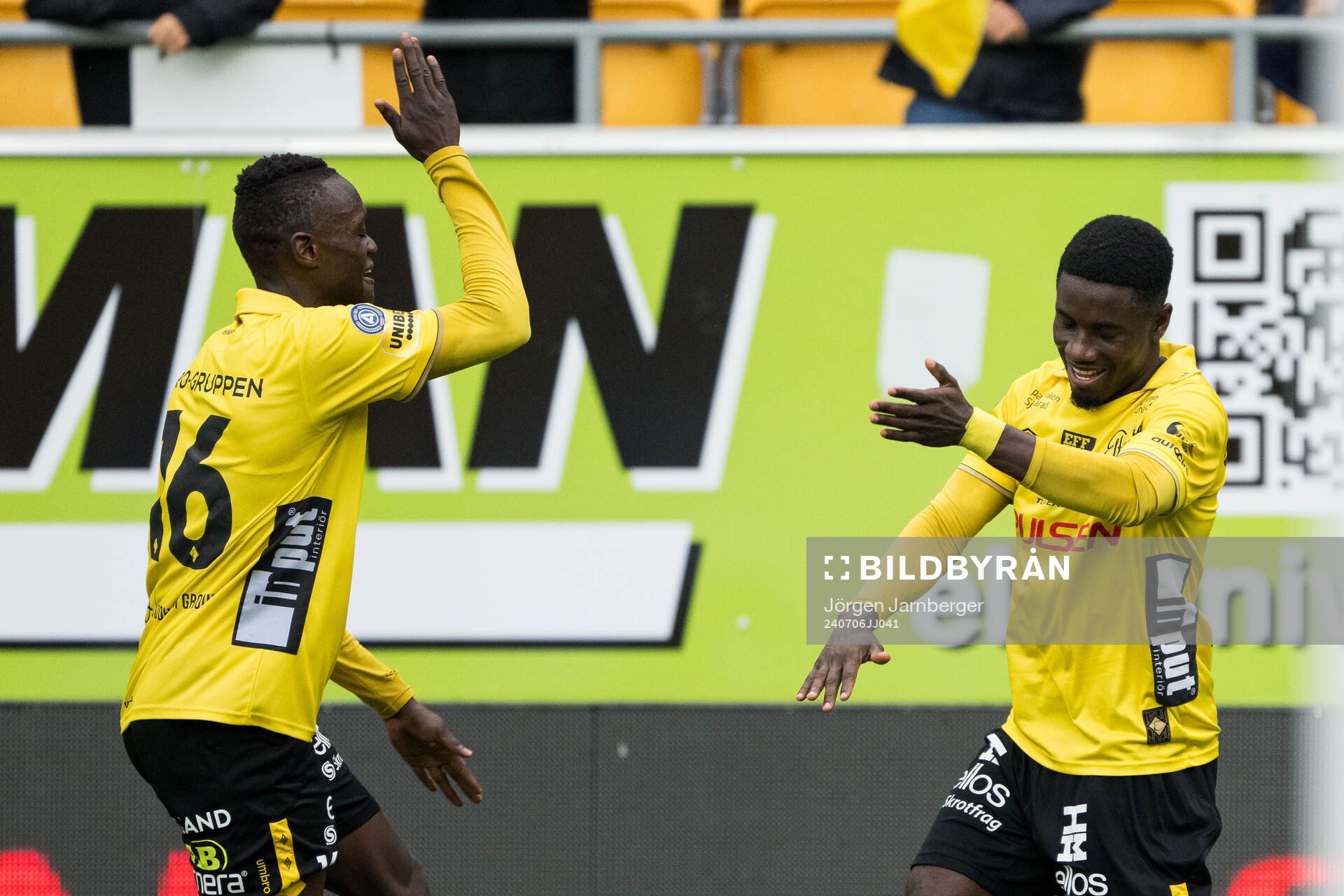 Elfsborgs Michael Baidoo jublar med Timothy Noor Ouma