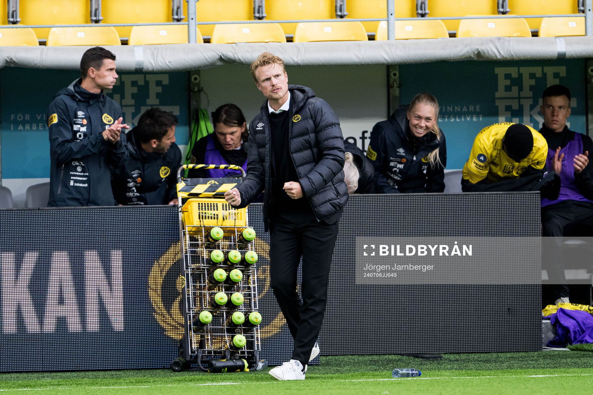 Elfsborgs manager Oscar Hiljemark jublar