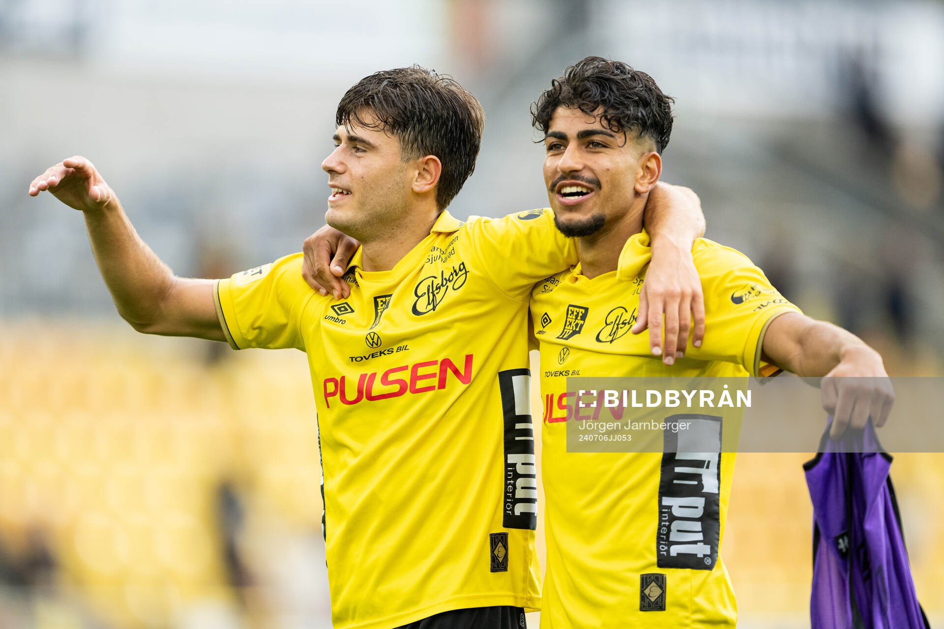 Elfsborgs Besfort Zeneli och Ahmed Qasem jublar