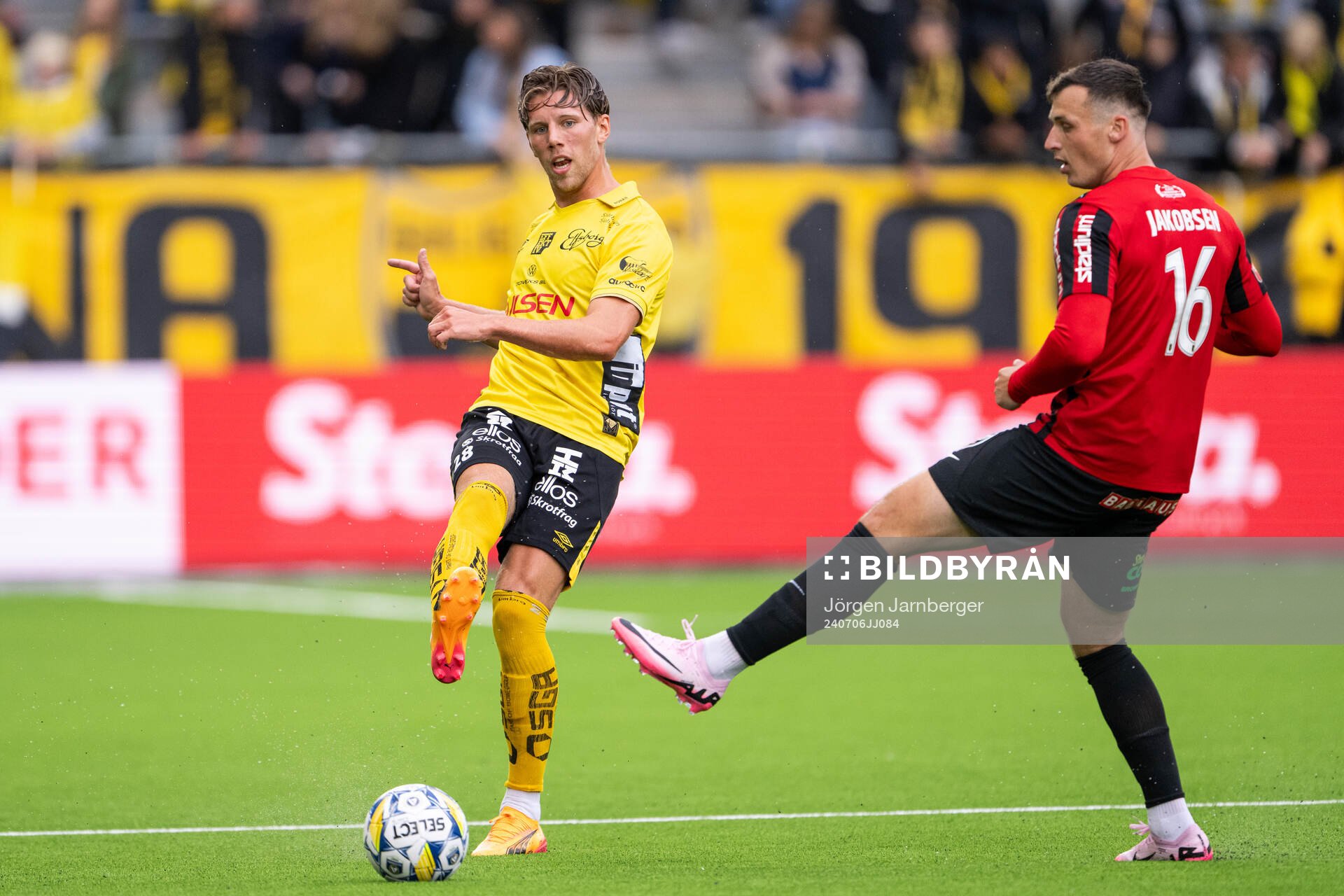 Elfsborgs Noah Söderberg och Brommapojkarnas Adam Skanning