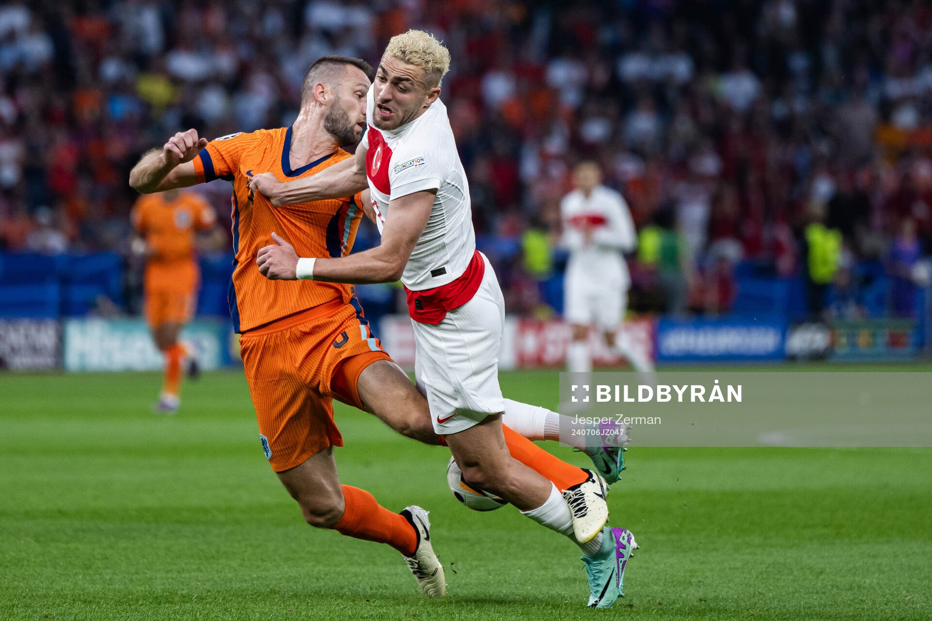 Stefan De Vrij of Netherlands and Baris Alper Yilmaz of