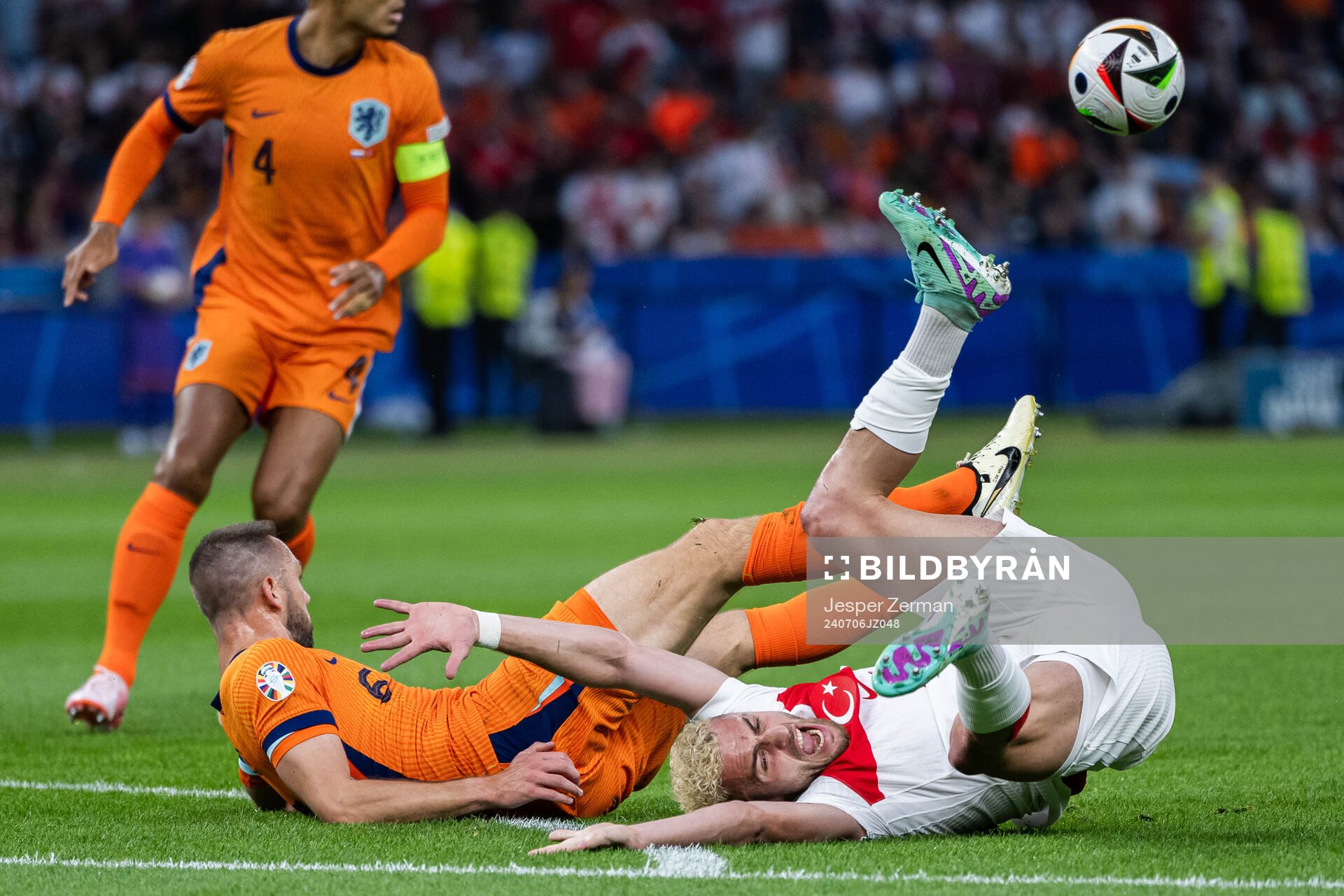 Baris Alper Yilmaz of Turkey and Stefan De Vrij of