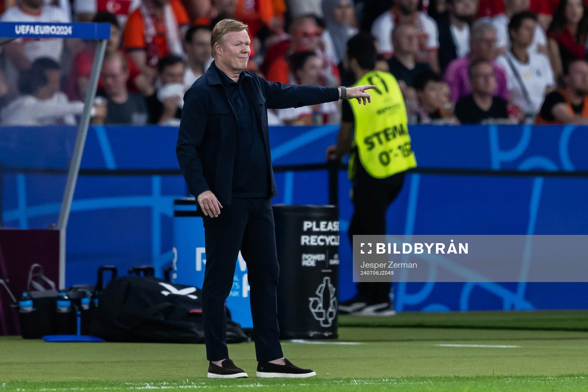 Head coach Ronald Koeman of Netherlands