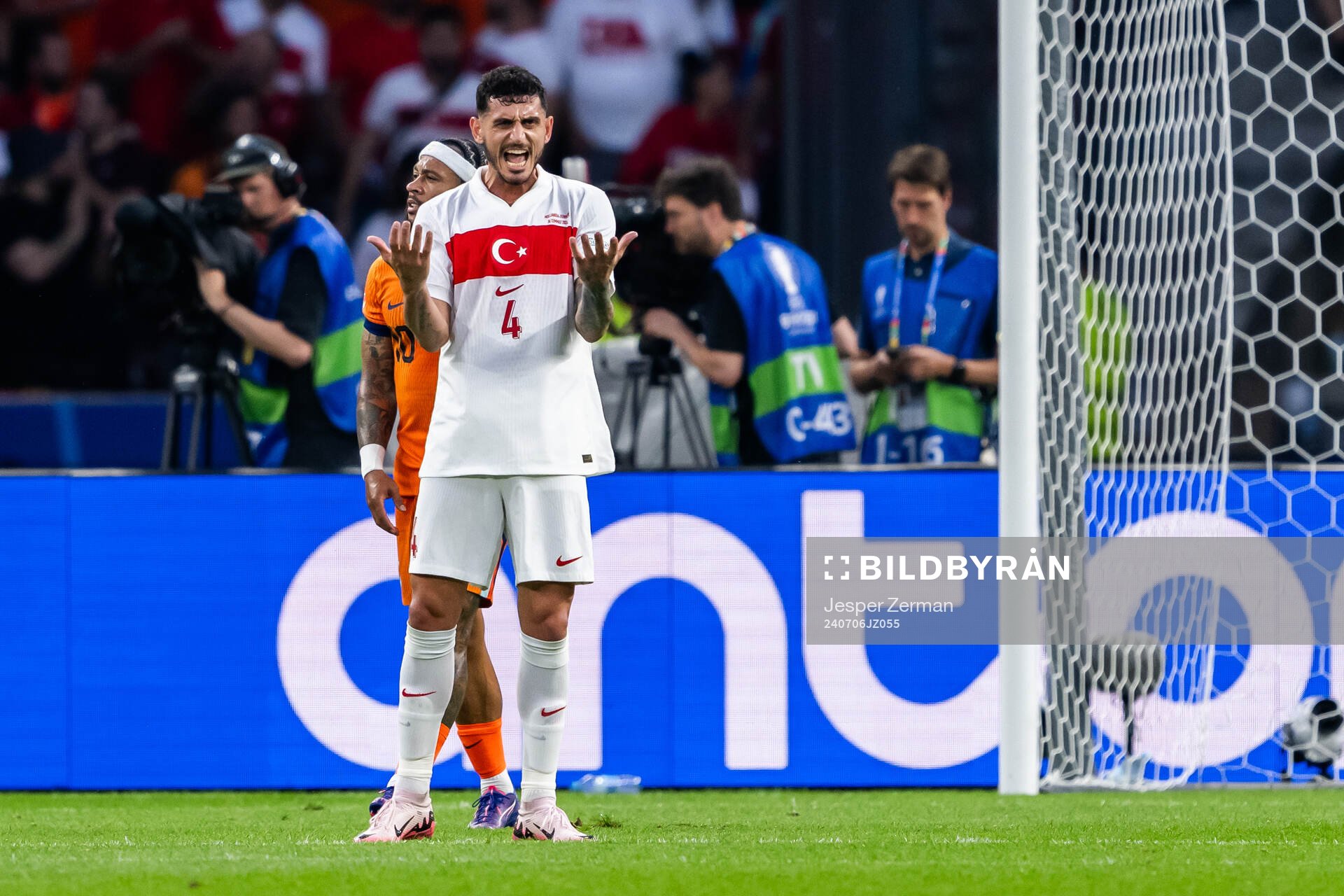 Samet Akaydin of Turkey reacts