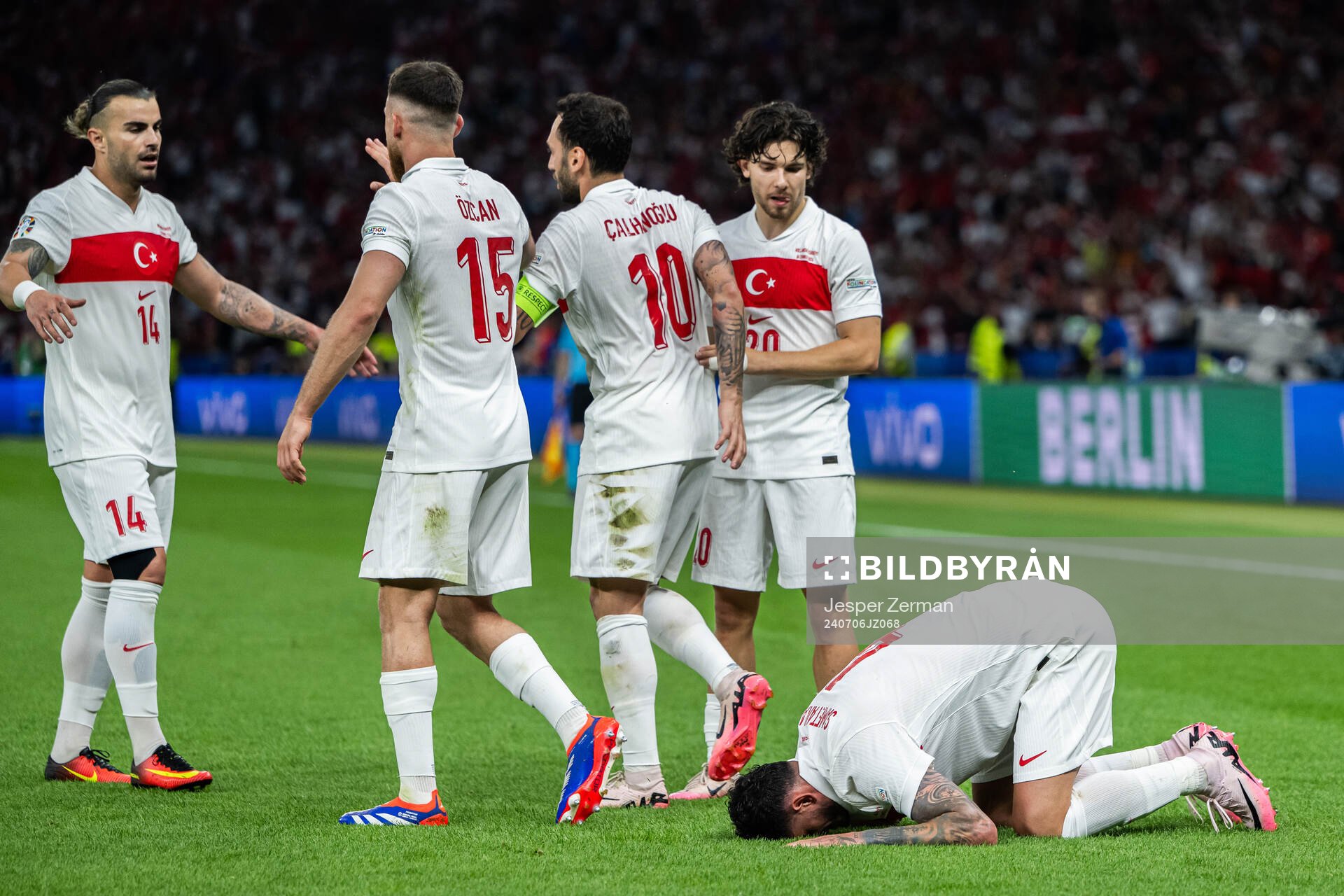 Samet Akaydin of Turkey celebrates