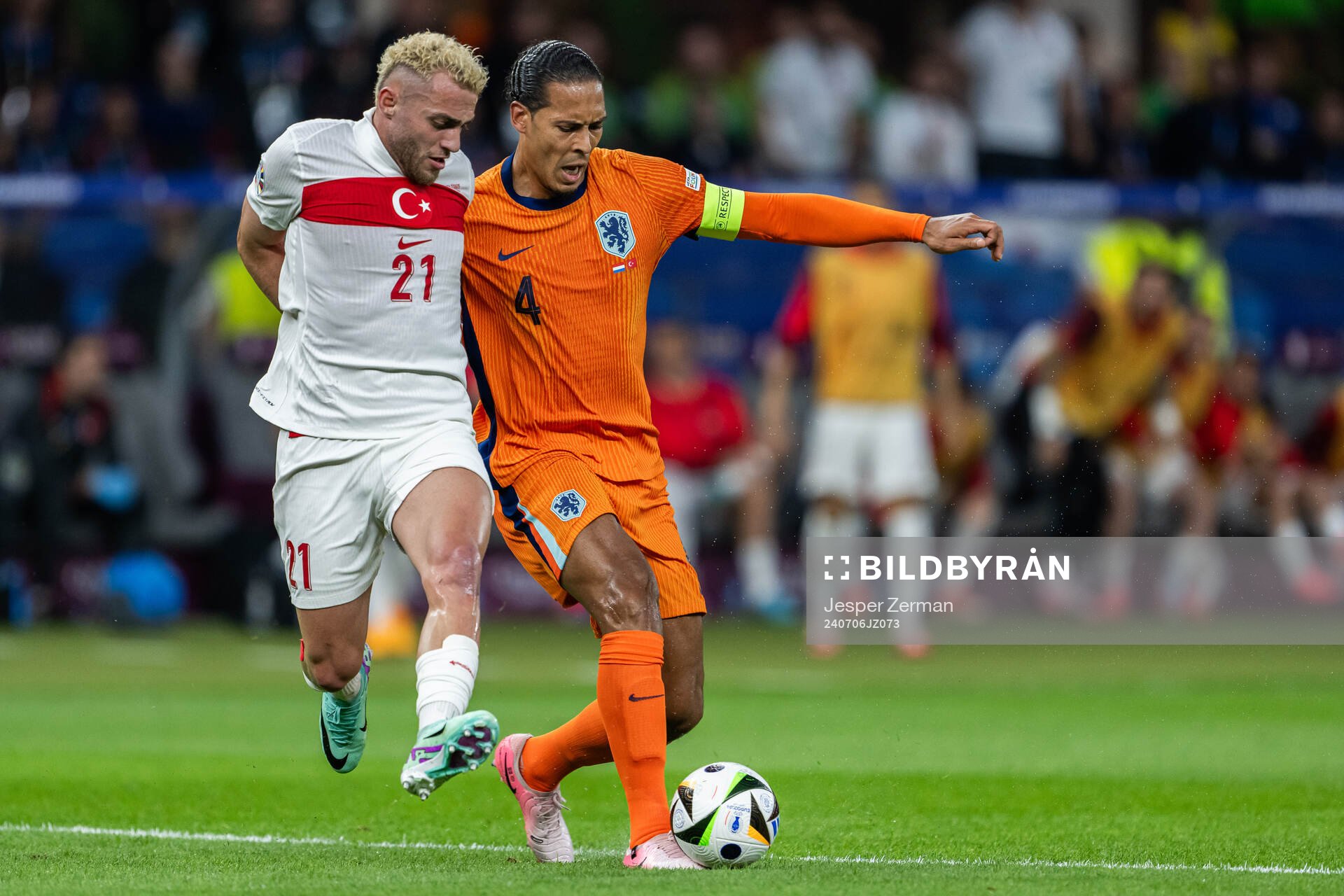 Baris Alper Yilmaz of Turkey and Virgil van Dijk of