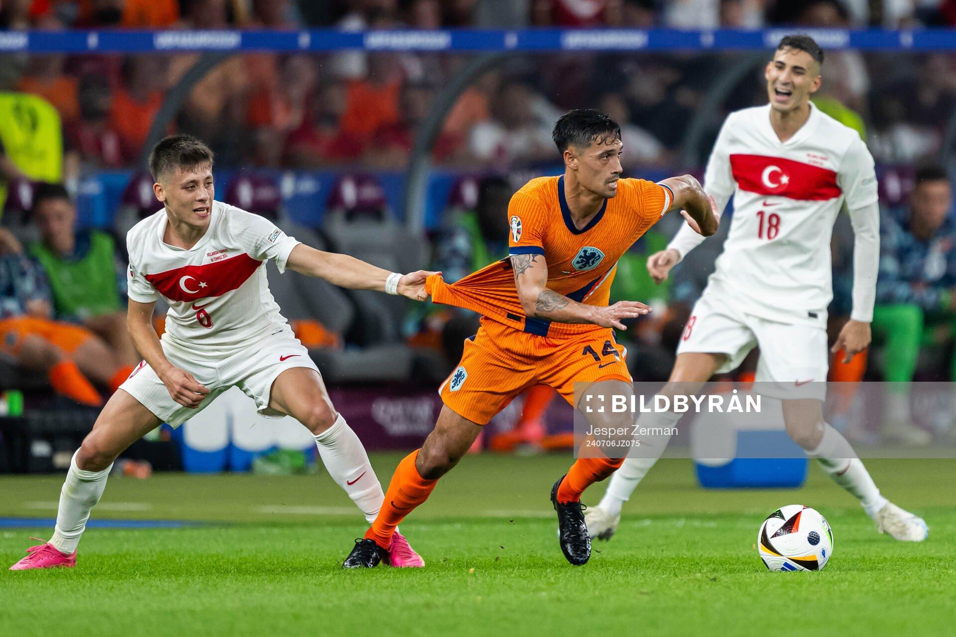Arda Guler of Turkey and Tijjani Reijnders of Netherlands