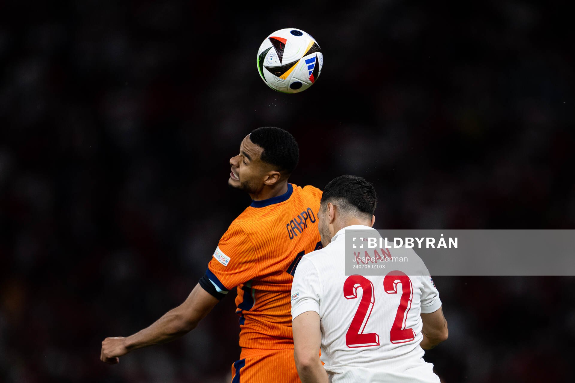 Cody Gakpo of Netherlands and Kaan Ayhan of Turkey