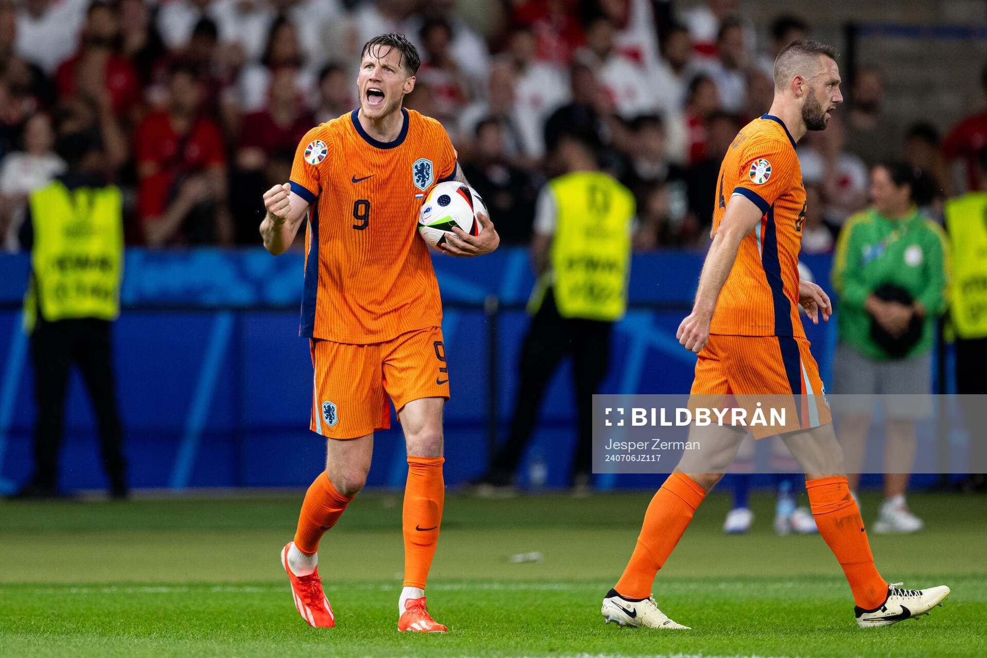 Wout Weghorst of Netherlands celebrate