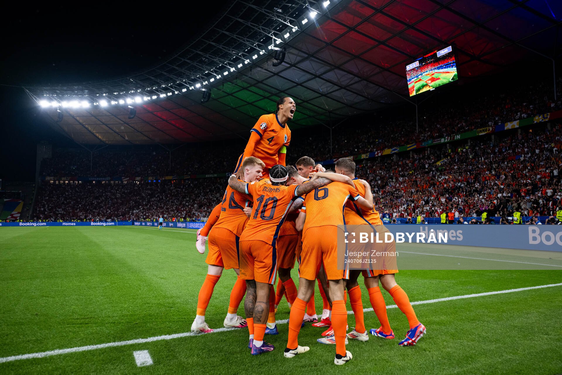Players of Netherlands celebrate