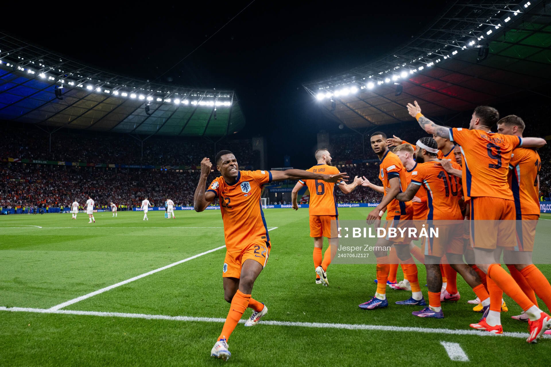 Denzel Dumfries of Netherlands celebrates after 2-1 during the UEFA Euro 2024 Football Championship quarterfinal between Netherlands and Turkey on July 6, 2024 in Berlin.
